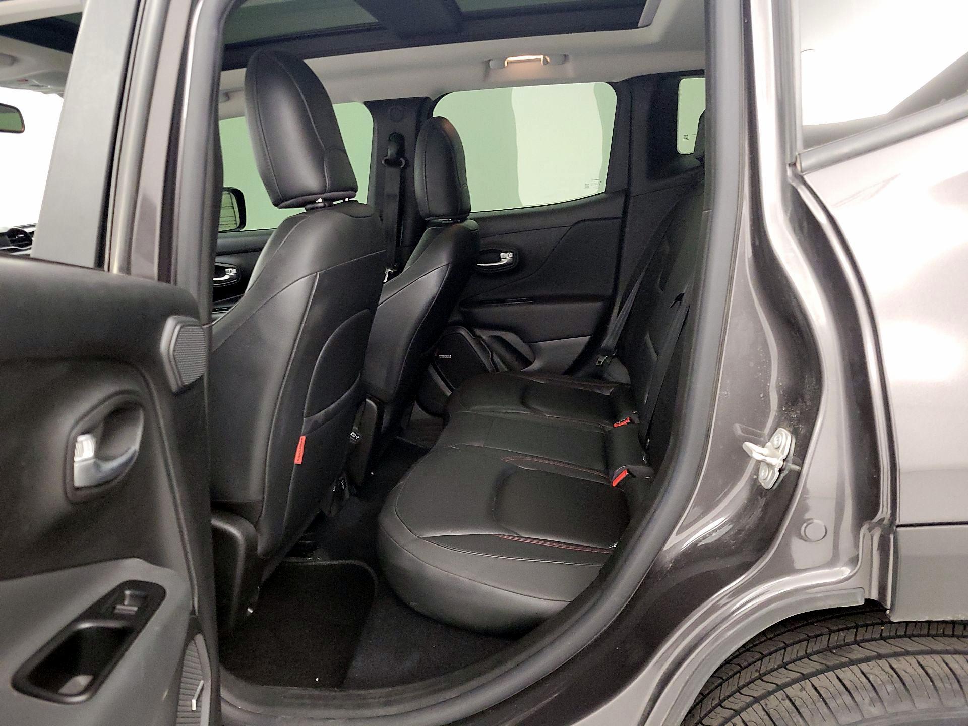 Thumbnail: 2021 Jeep Renegade - 19