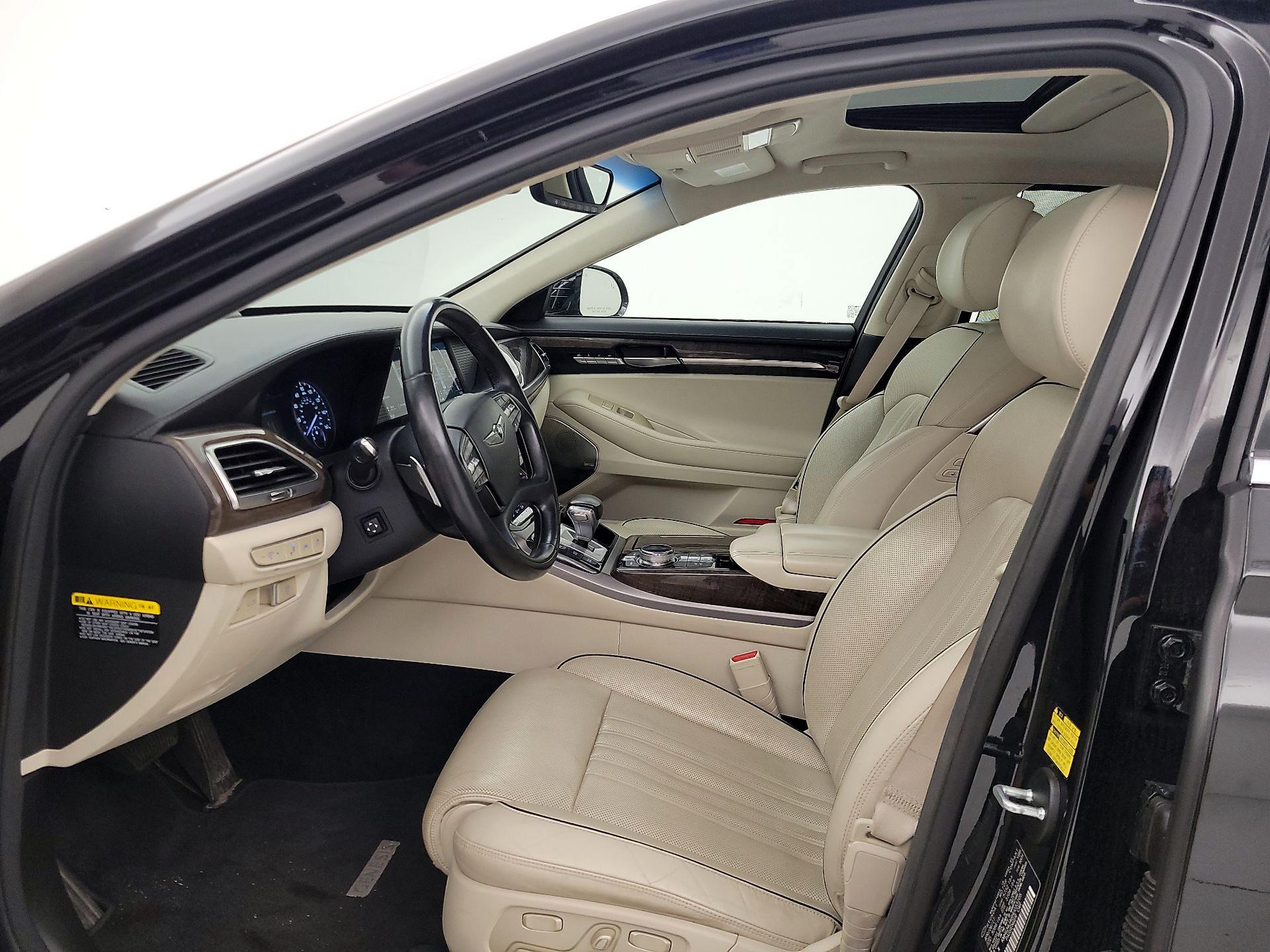 Thumbnail: 2017 Genesis G90 - 11