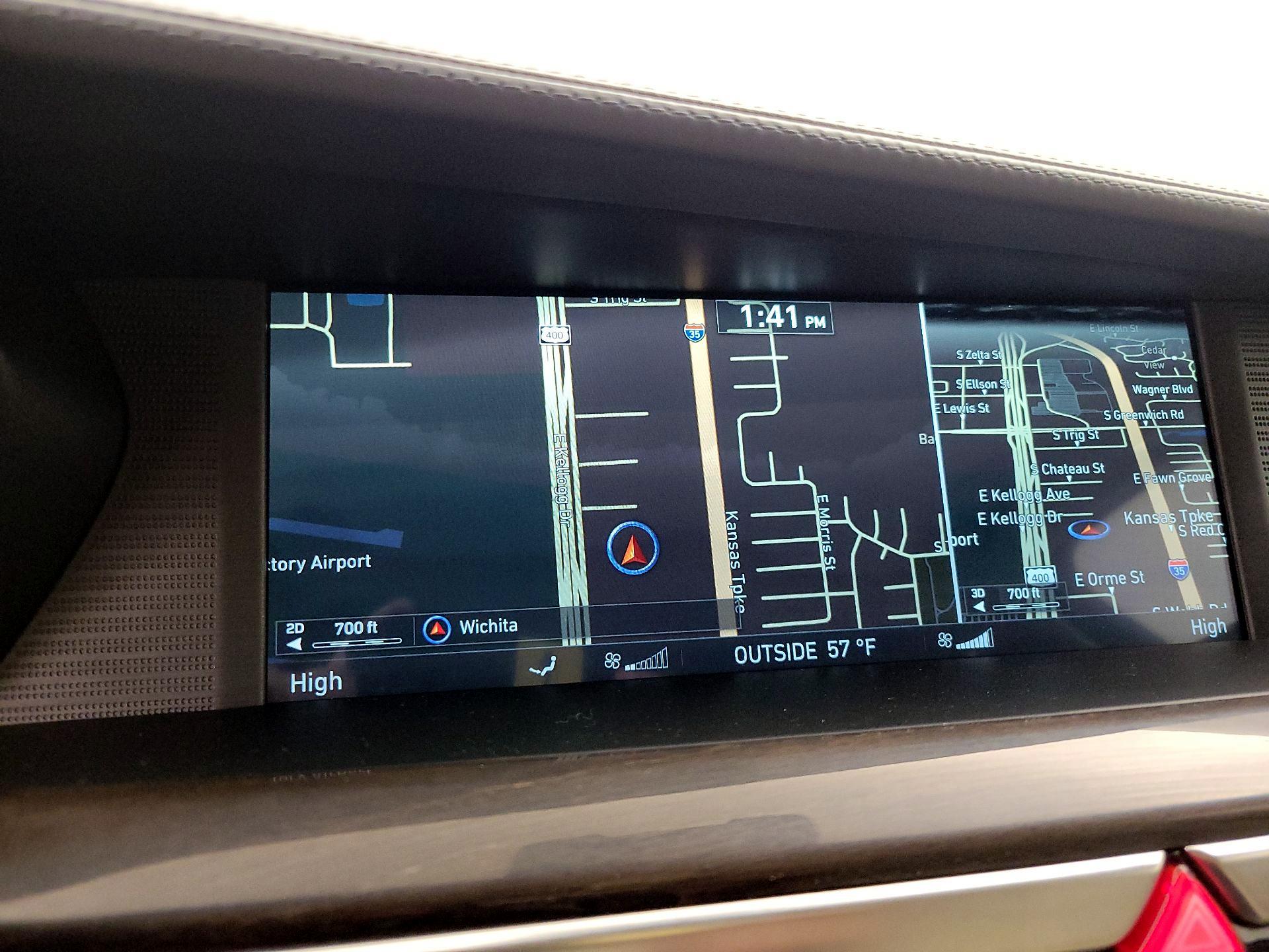 Thumbnail: 2017 Genesis G90 - 14