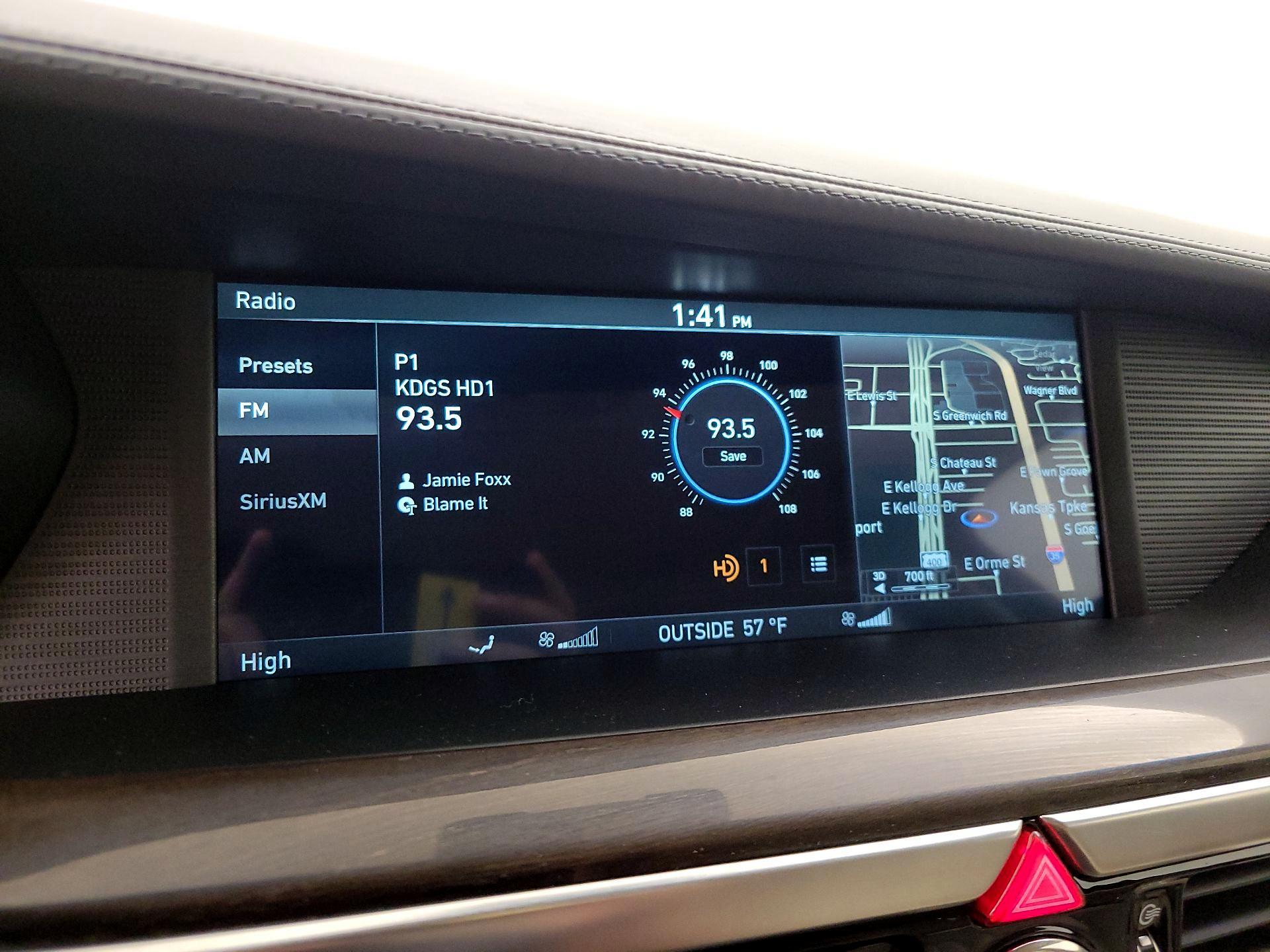 Thumbnail: 2017 Genesis G90 - 16