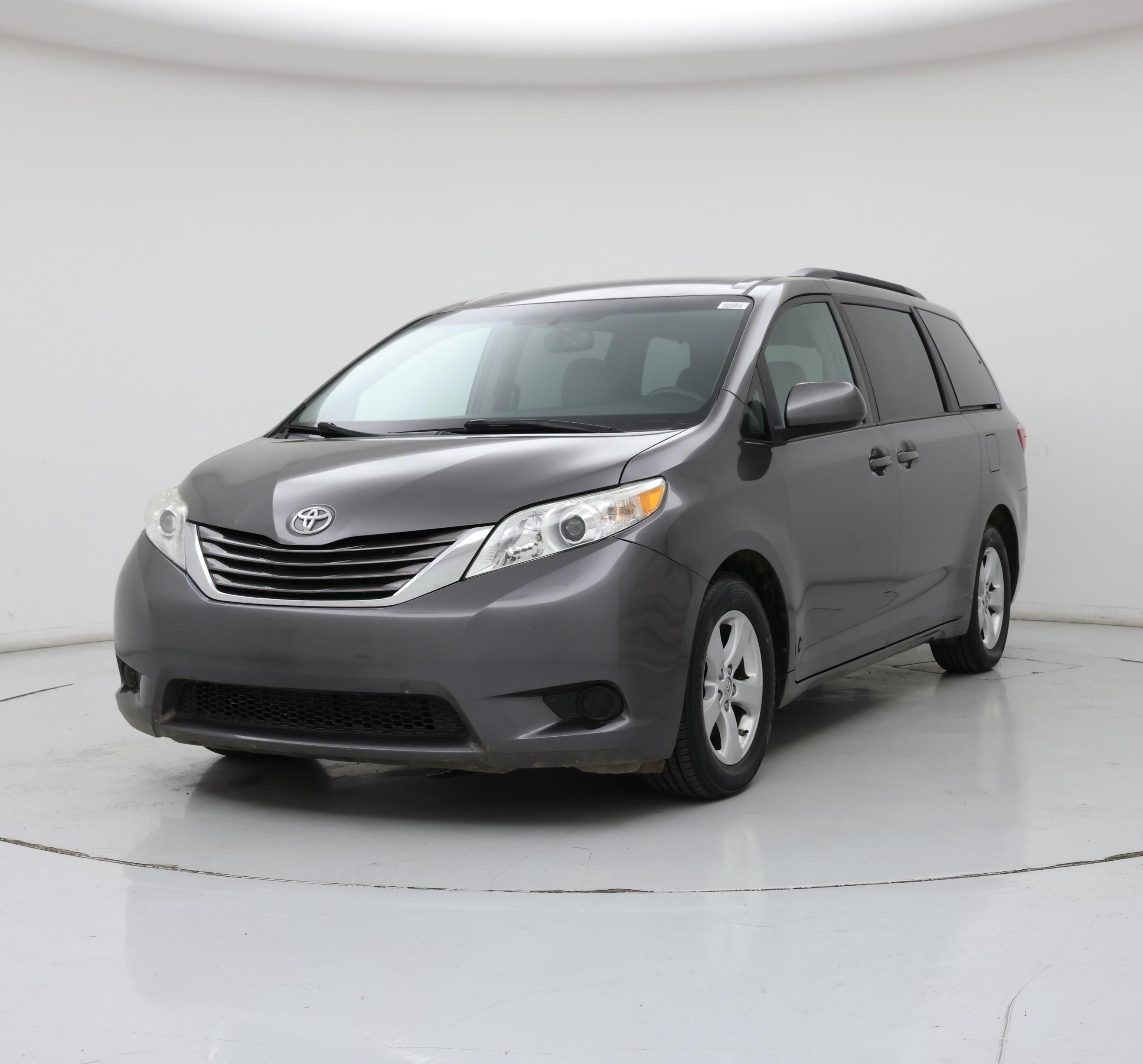 Thumbnail: 2017 Toyota Sienna - 4