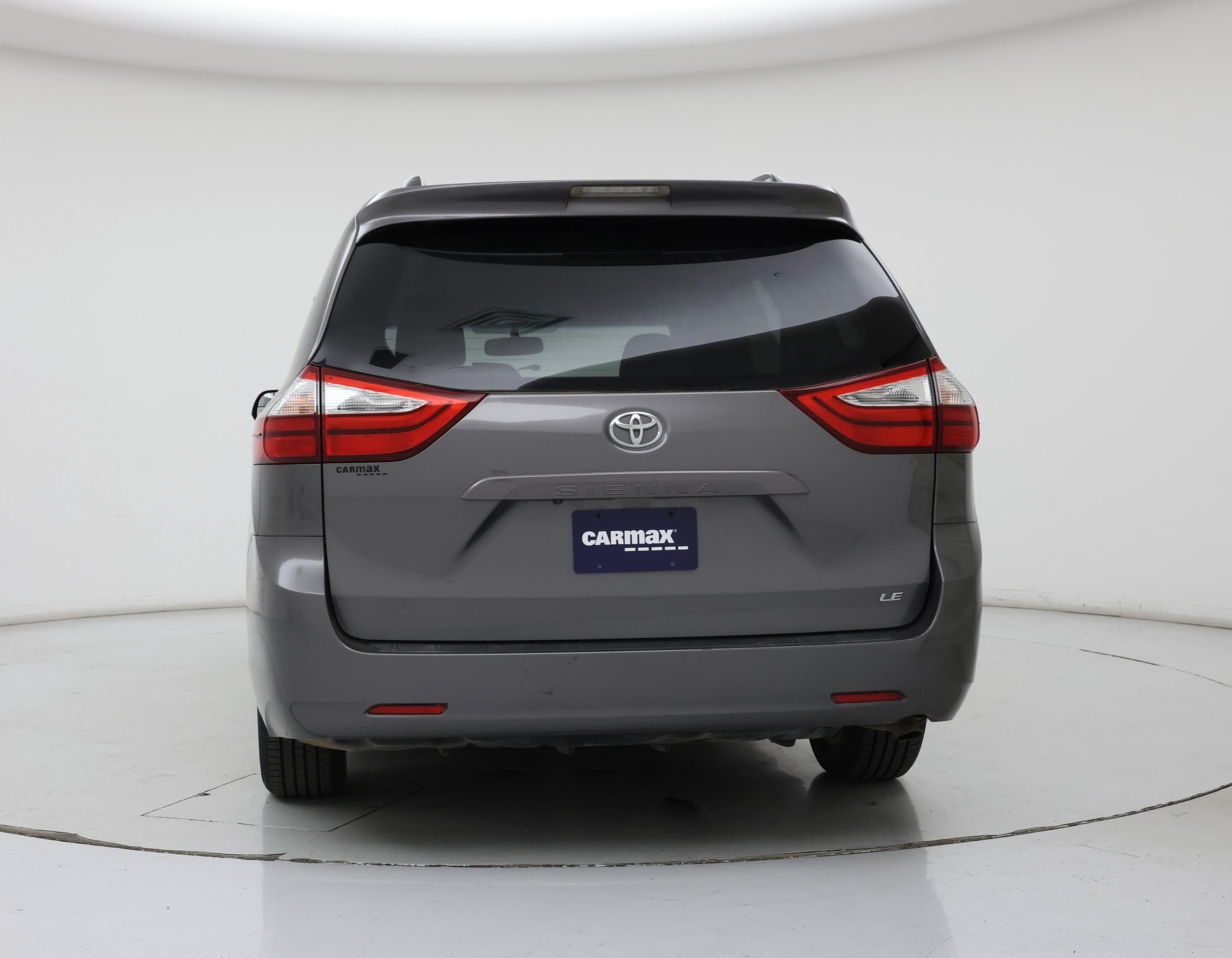 Thumbnail: 2017 Toyota Sienna - 6