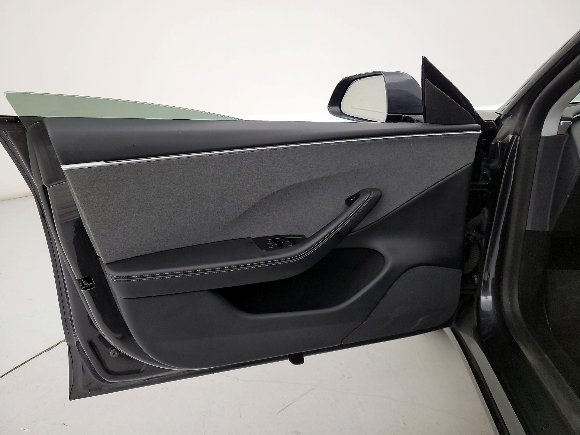 Thumbnail: 2025 Tesla Model 3 - 12