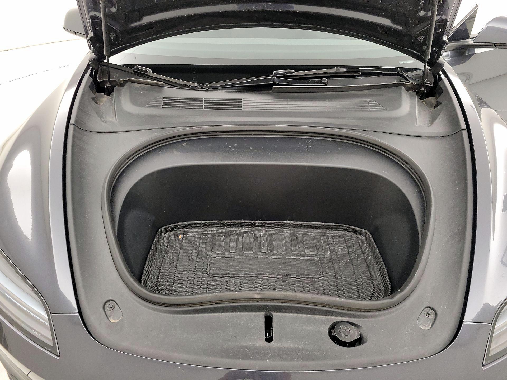 Thumbnail: 2025 Tesla Model 3 - 19