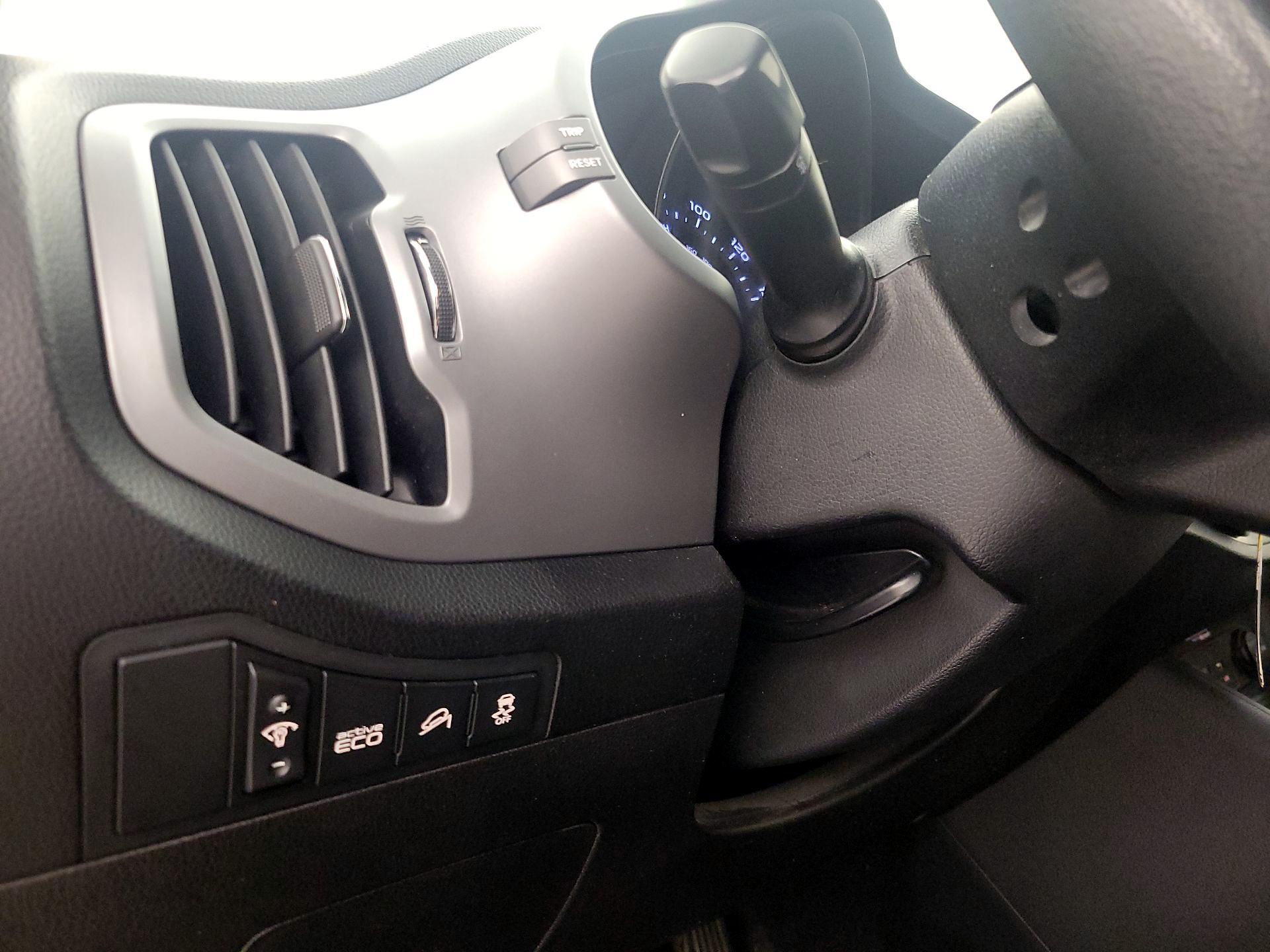 Thumbnail: 2015 Kia Sportage - 13