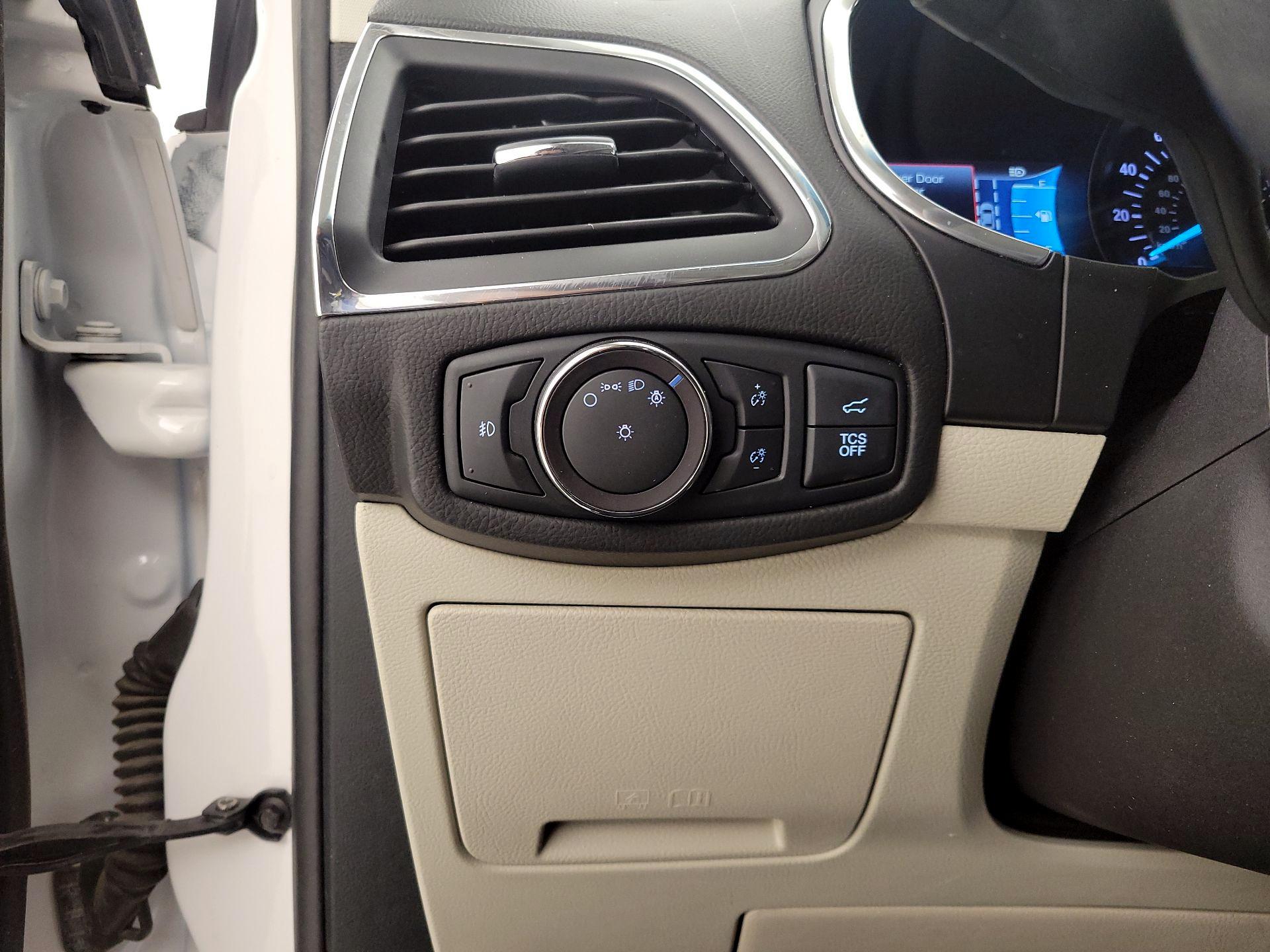 Thumbnail: 2019 Ford Edge - 11