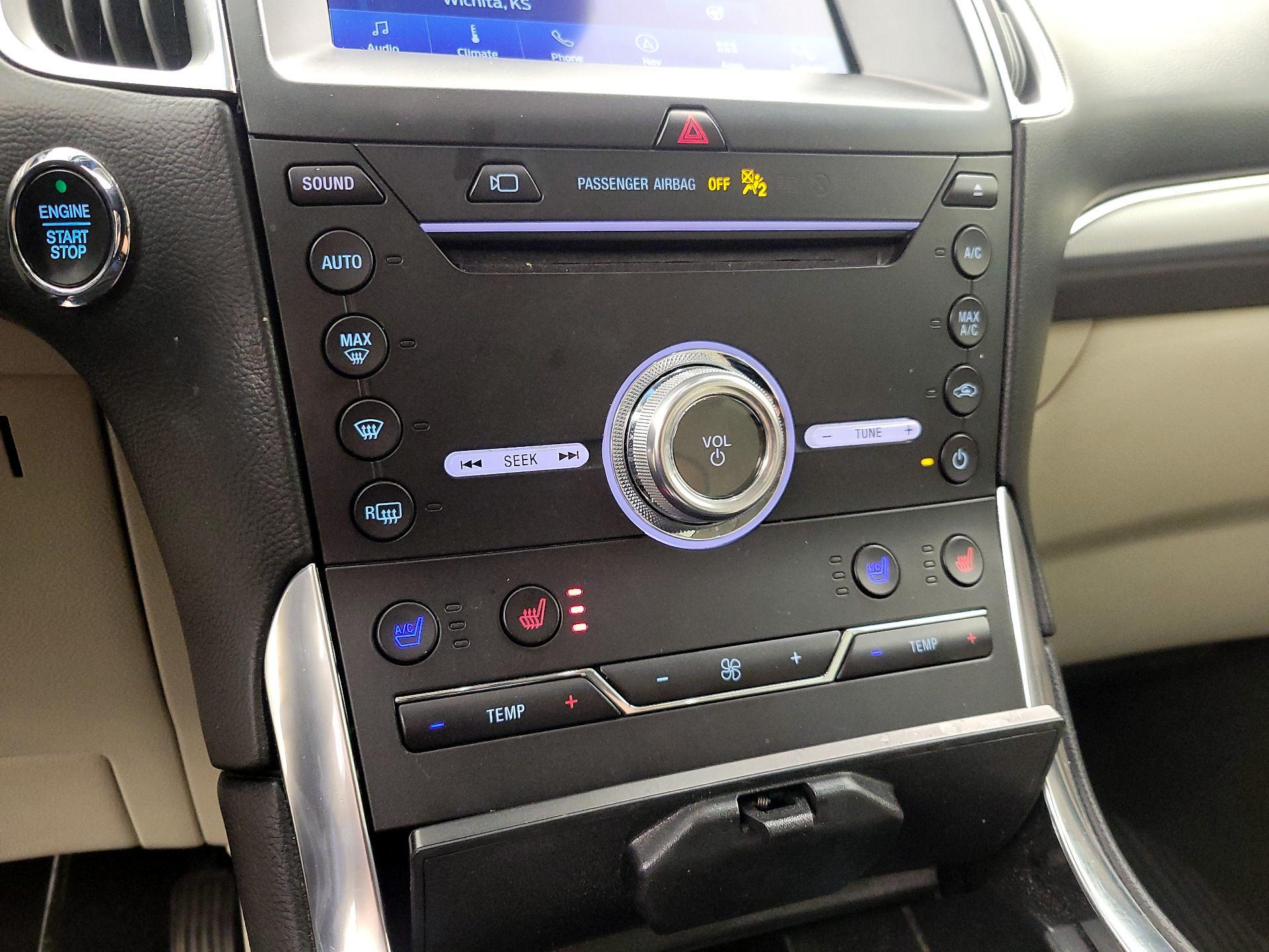 Thumbnail: 2019 Ford Edge - 15