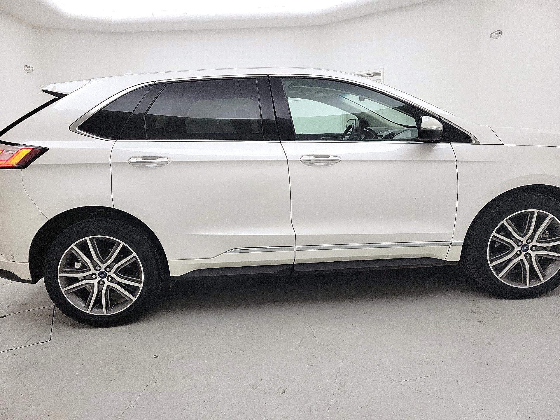 Thumbnail: 2019 Ford Edge - 4