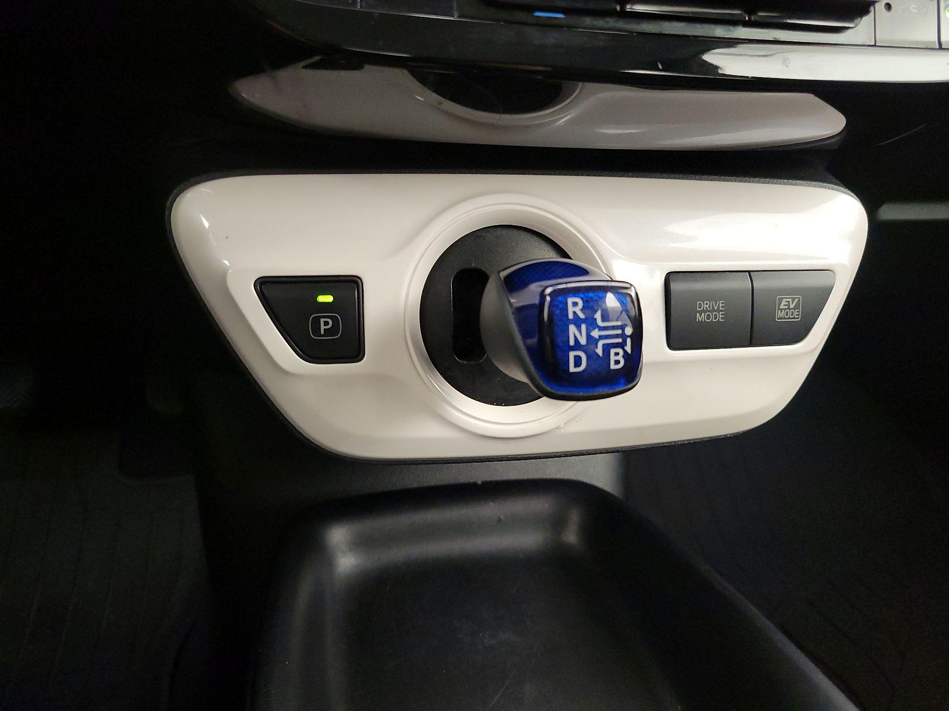 Thumbnail: 2018 Toyota Prius - 15