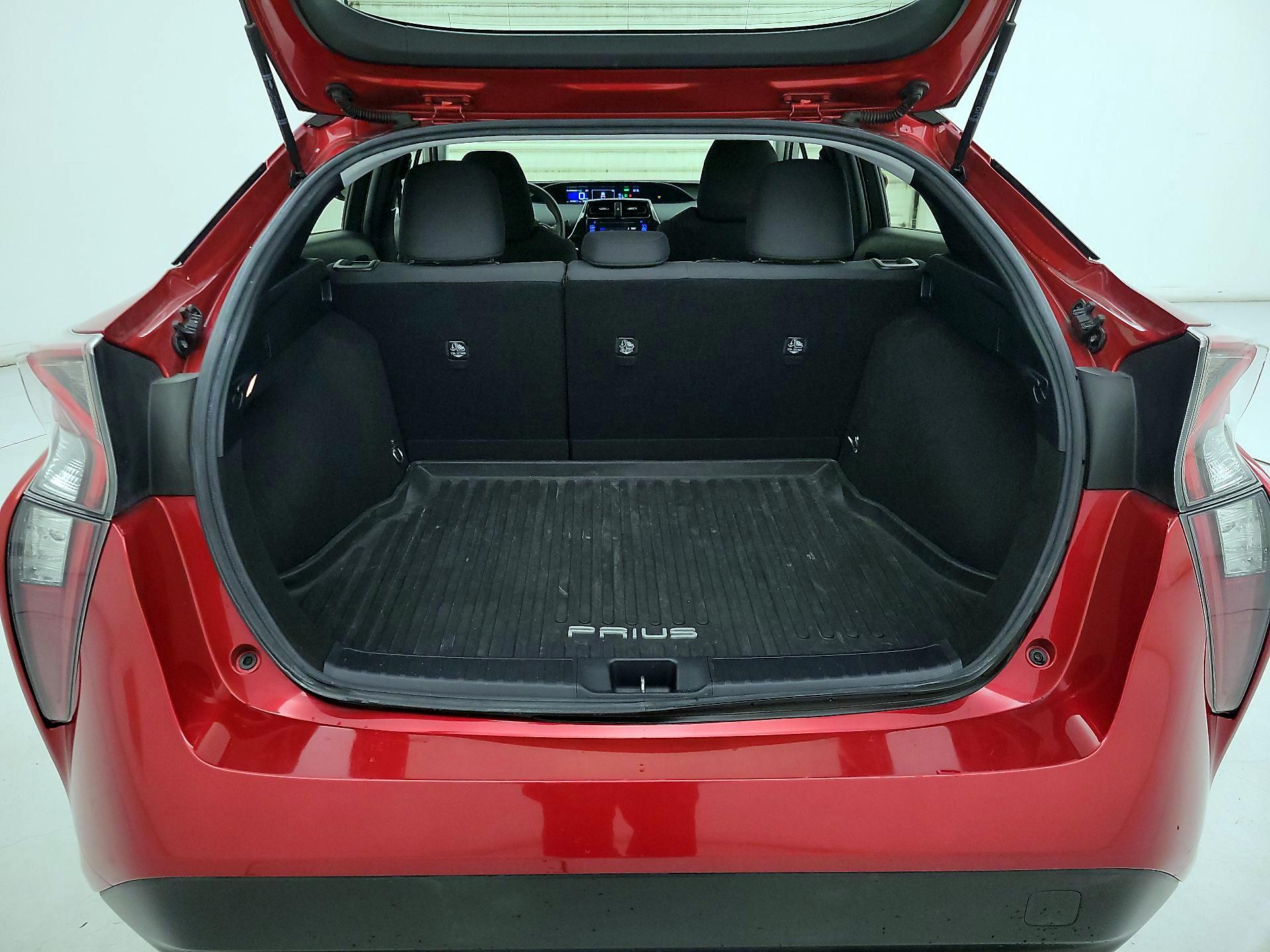 Thumbnail: 2018 Toyota Prius - 17