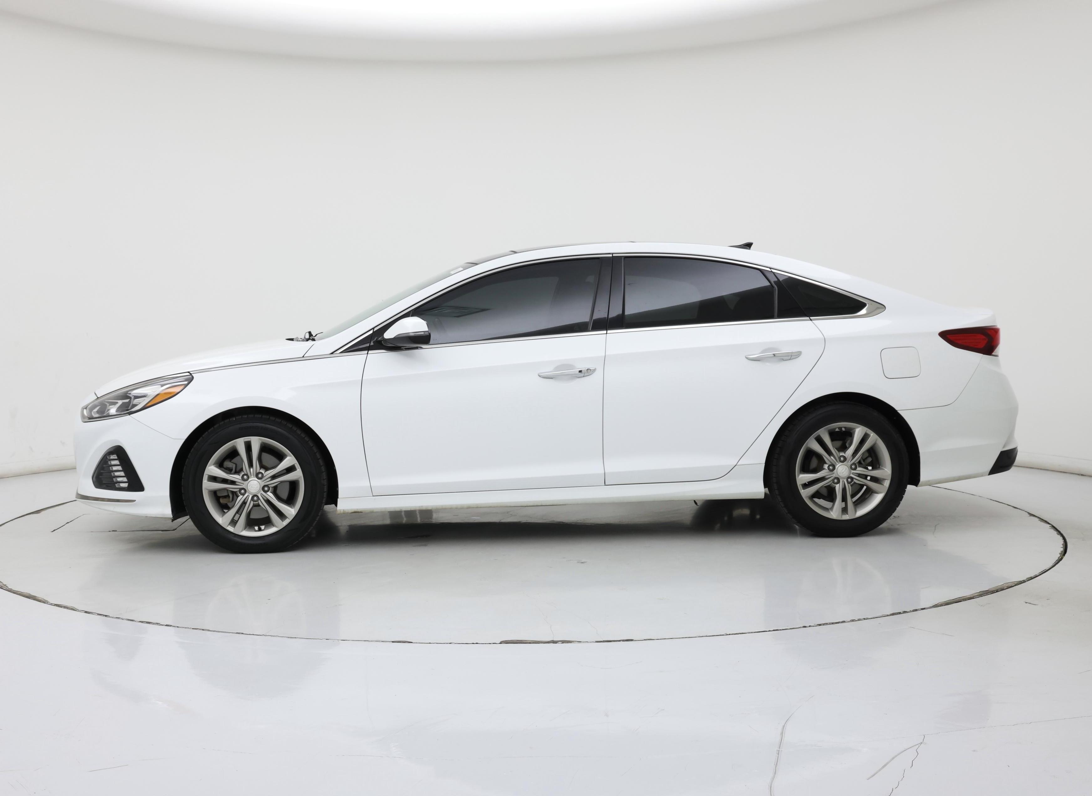 Thumbnail: 2019 Hyundai Sonata - 3