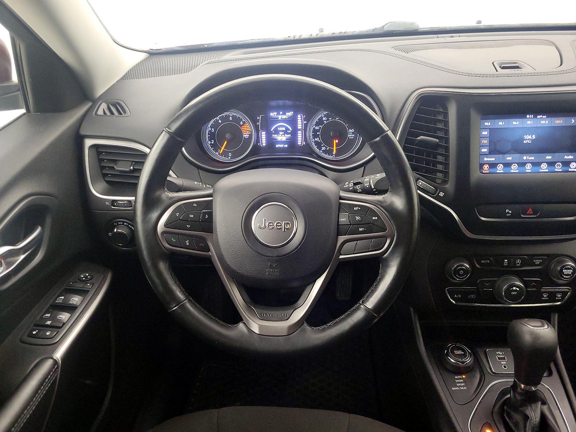 Thumbnail: 2020 Jeep Cherokee - 10