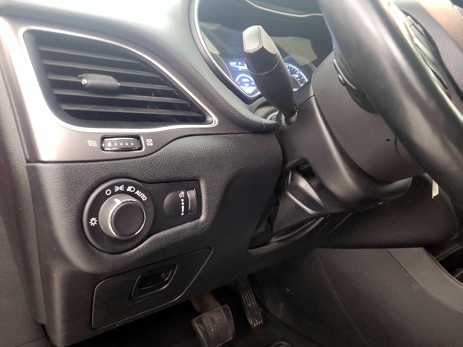 Thumbnail: 2020 Jeep Cherokee - 13