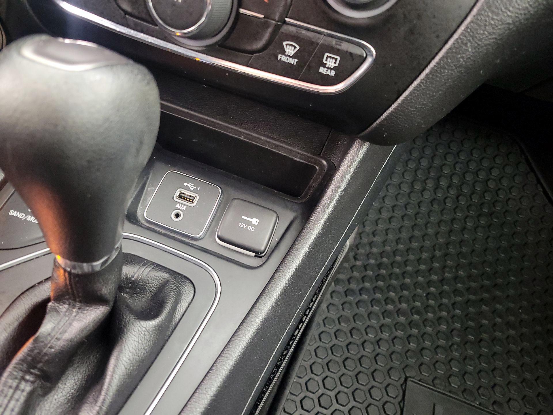 Thumbnail: 2020 Jeep Cherokee - 18