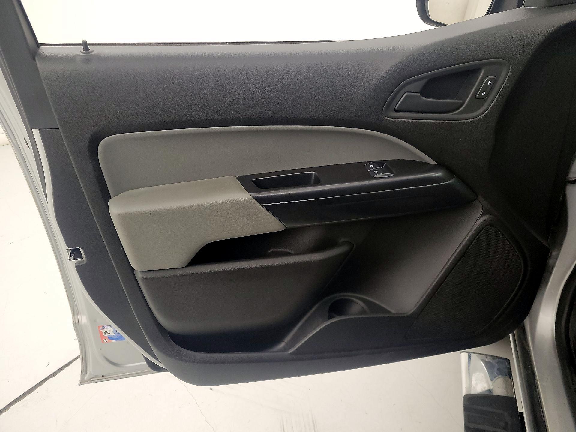 Thumbnail: 2017 Chevrolet Colorado - 12