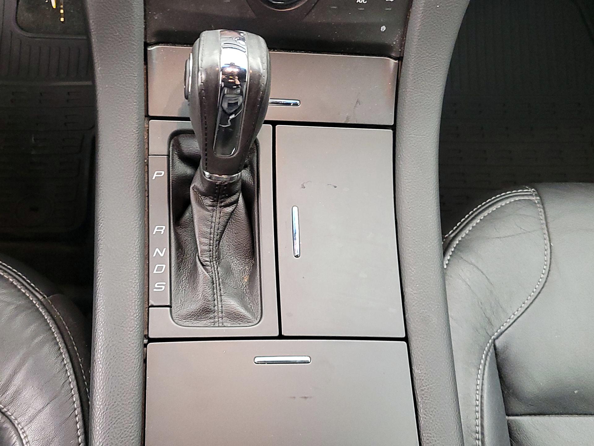 Thumbnail: 2014 Ford Taurus - 18