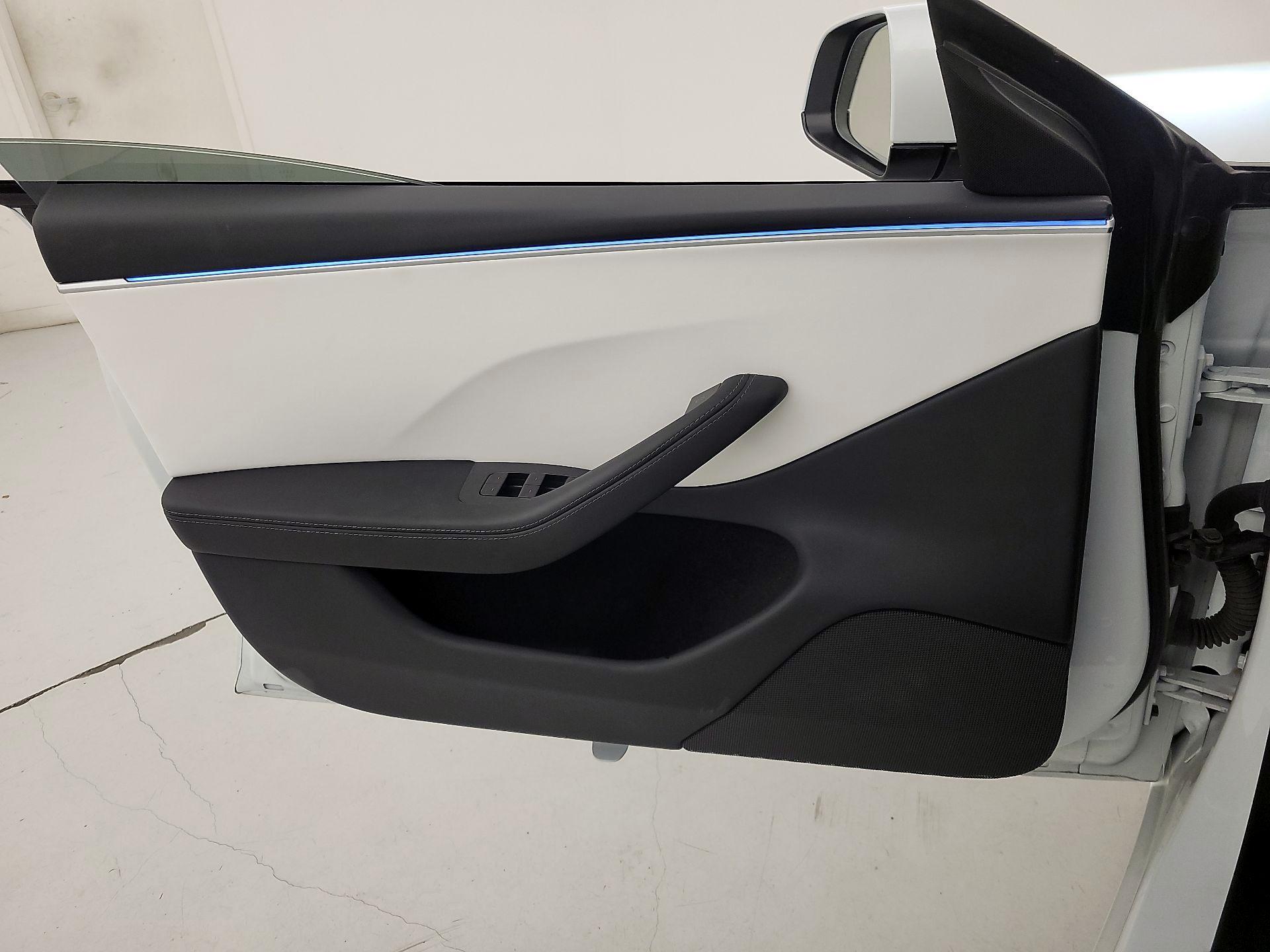 Thumbnail: 2025 Tesla Model 3 - 10