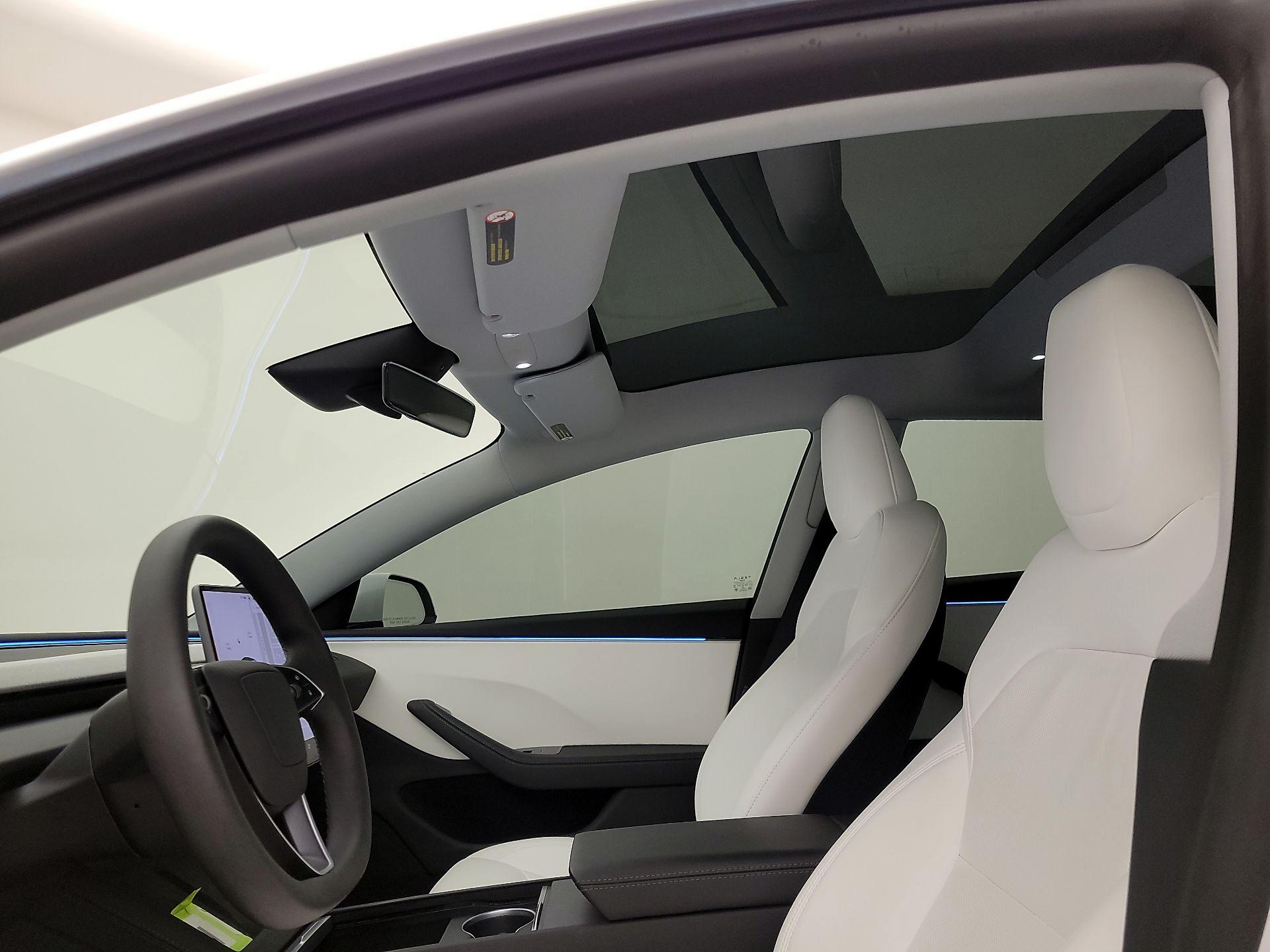 Thumbnail: 2025 Tesla Model 3 - 16