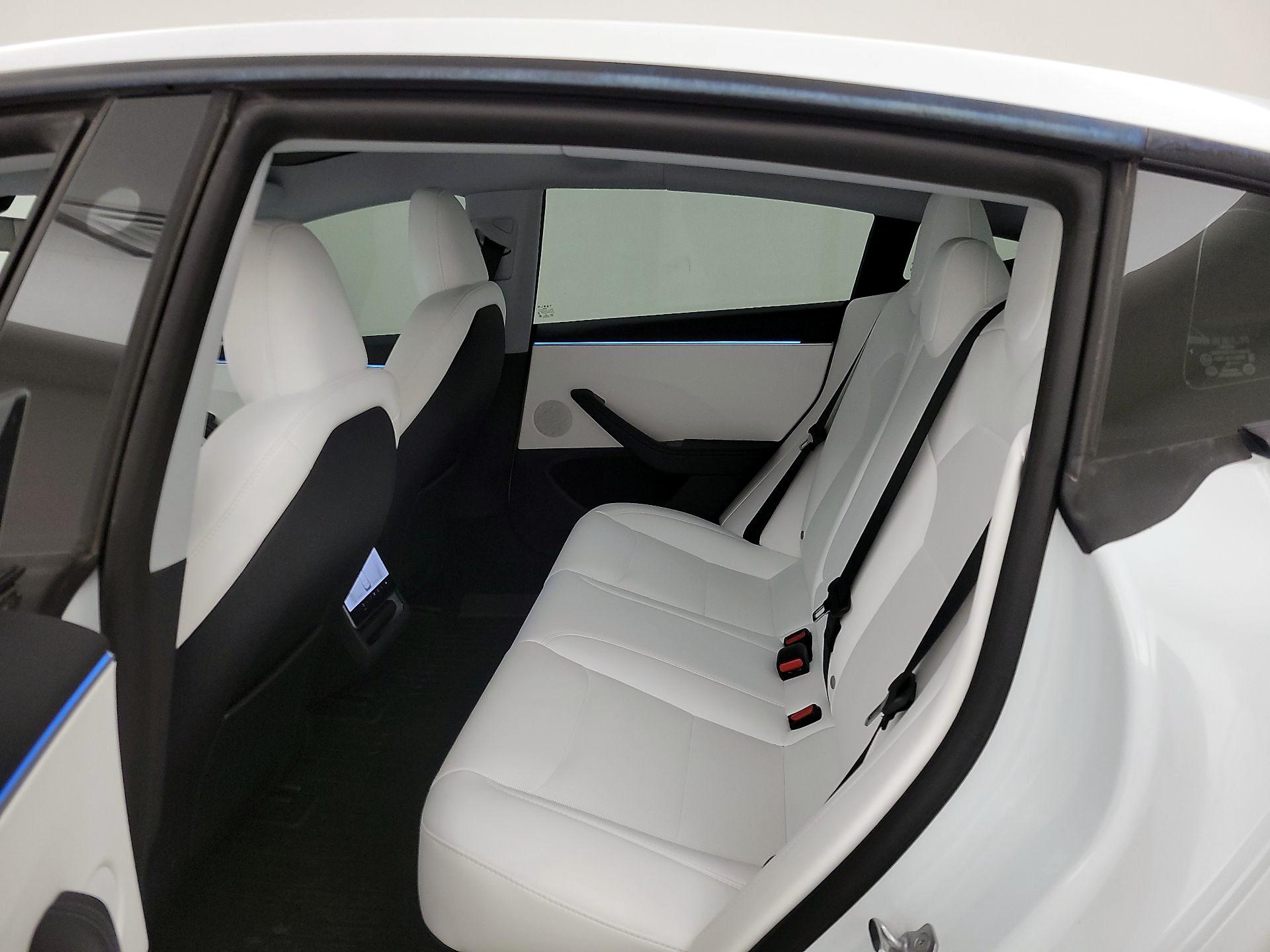 Thumbnail: 2025 Tesla Model 3 - 17