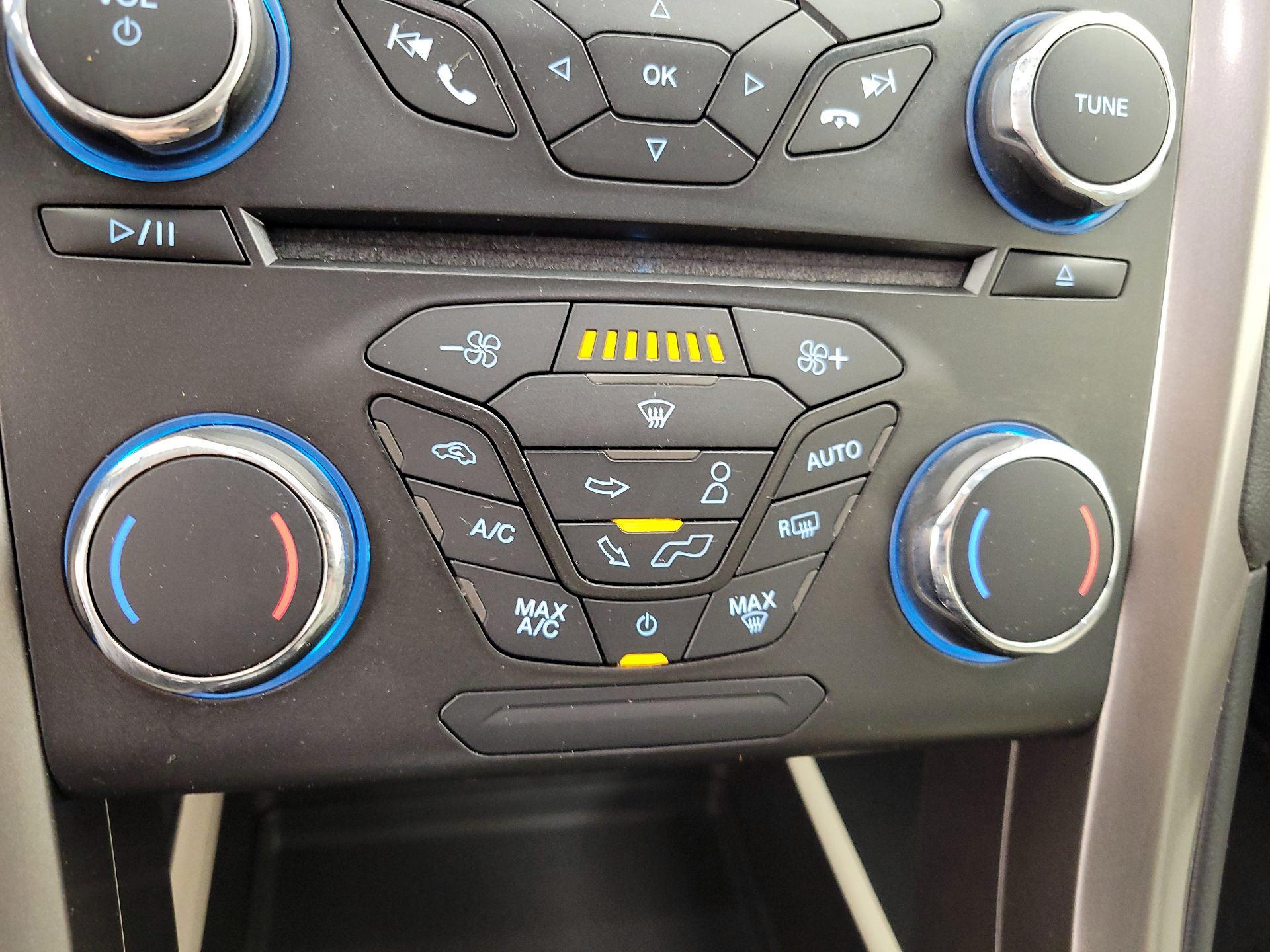 Thumbnail: 2018 Ford Fusion - 16