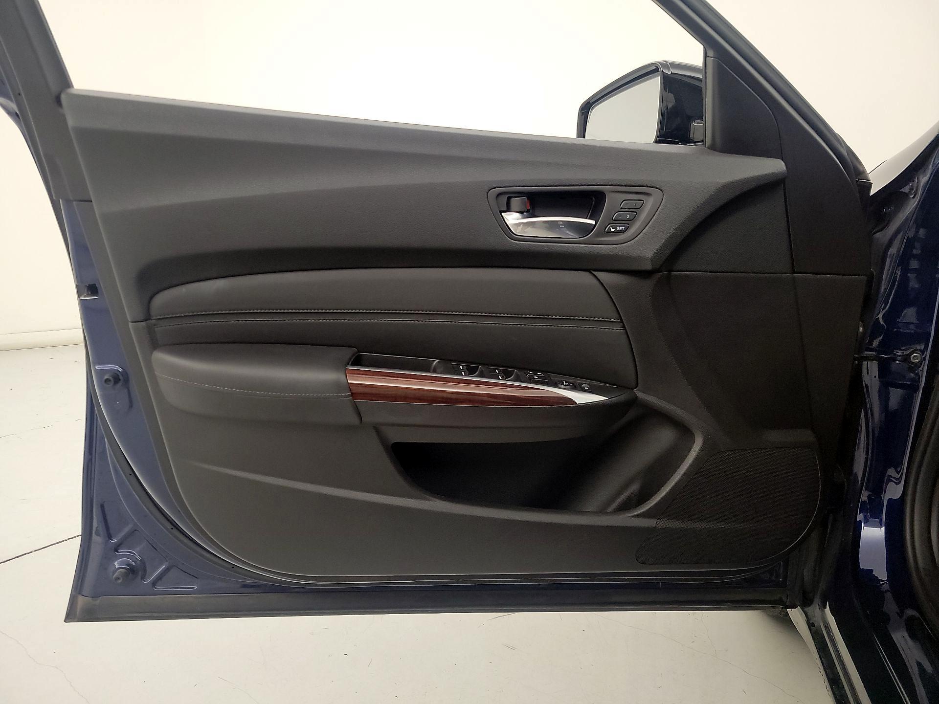 Thumbnail: 2017 Acura TLX - 12