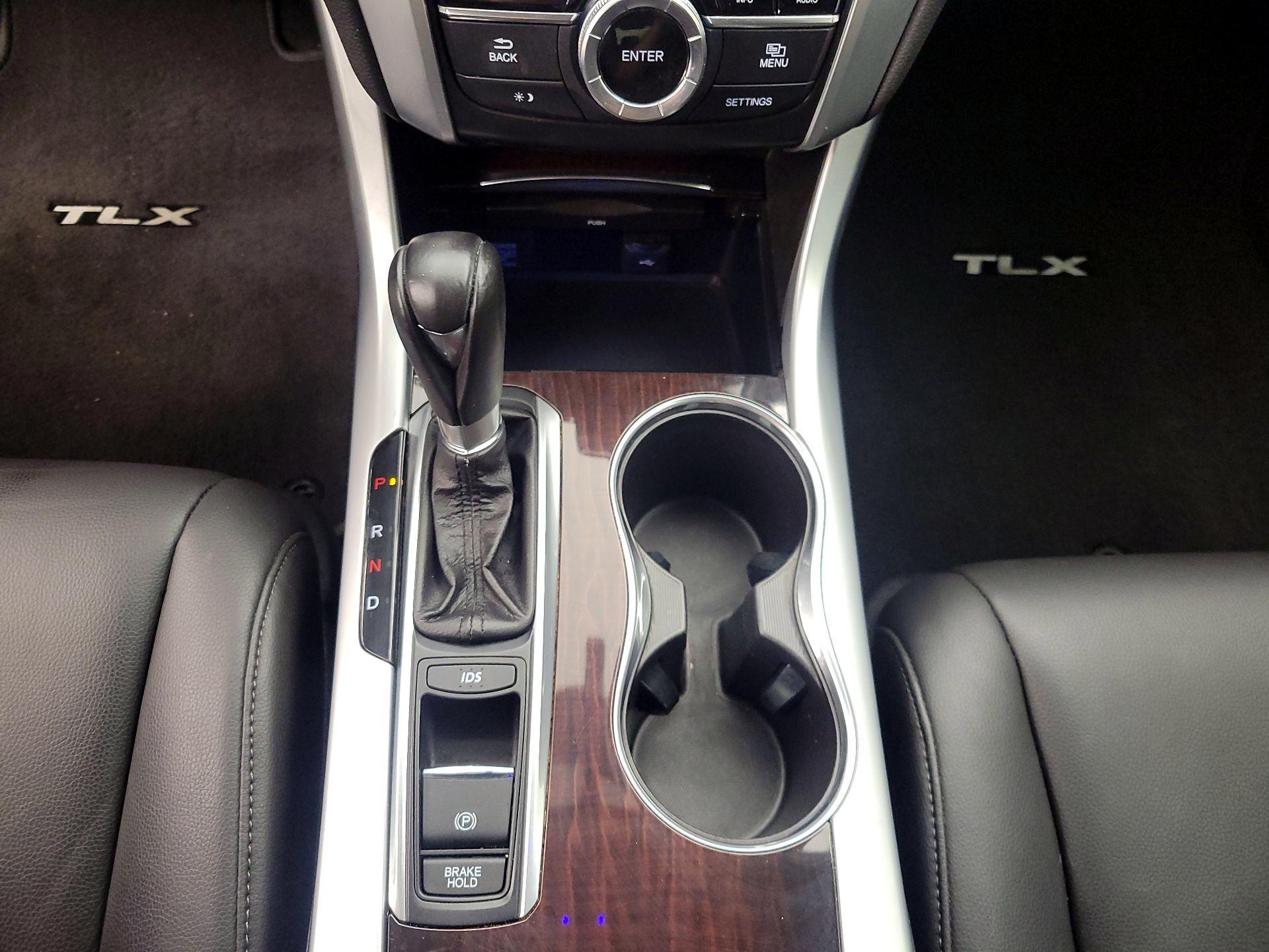 Thumbnail: 2017 Acura TLX - 17