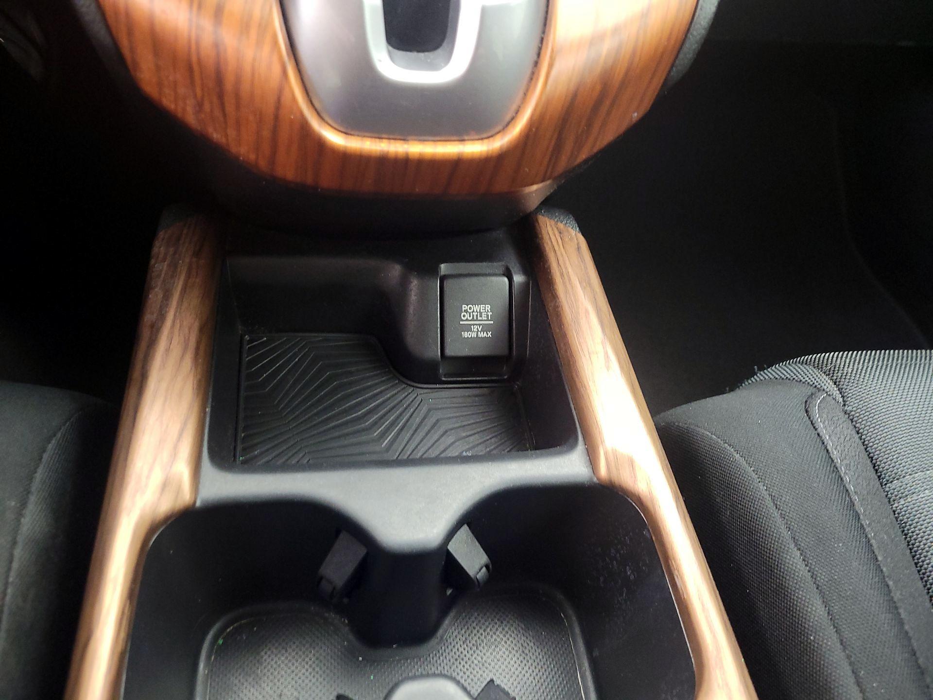 Thumbnail: 2017 Honda CR-V - 18