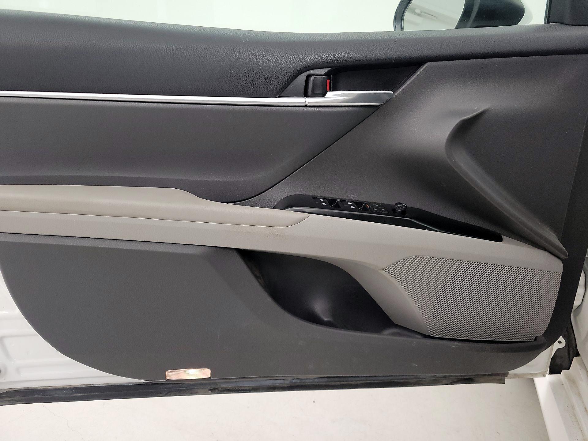 Thumbnail: 2019 Toyota Camry - 12