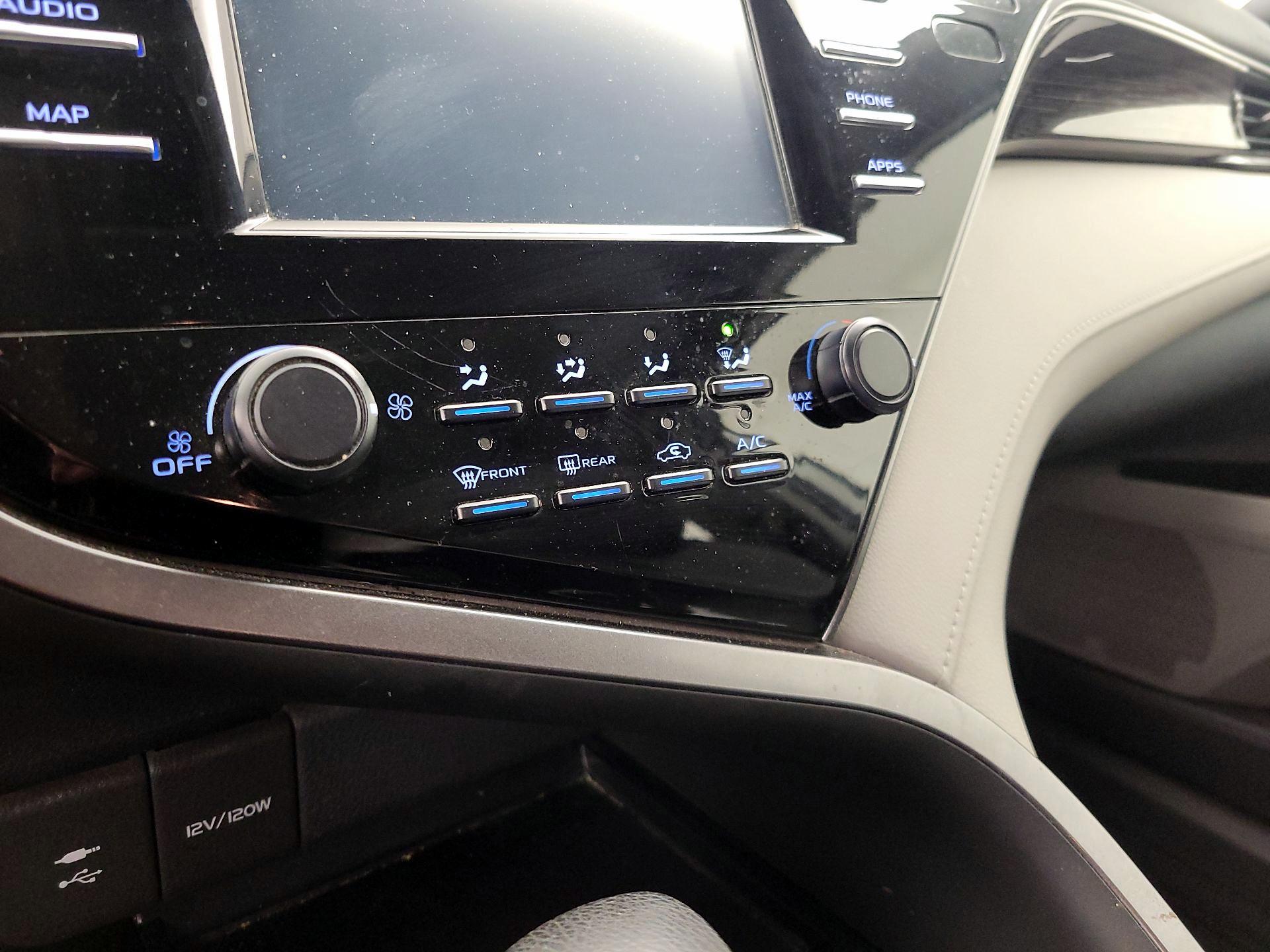 Thumbnail: 2019 Toyota Camry - 16