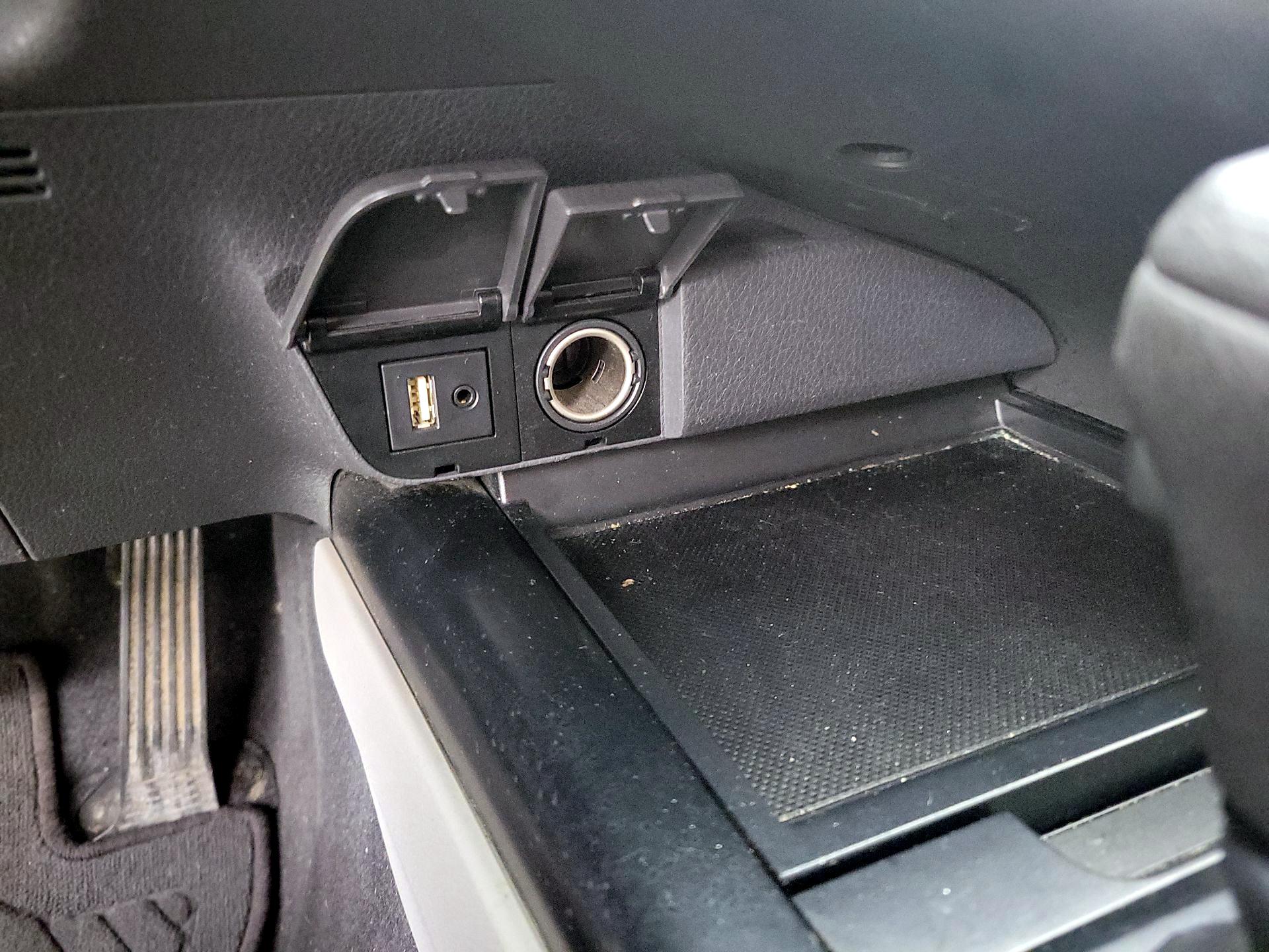 Thumbnail: 2019 Toyota Camry - 18