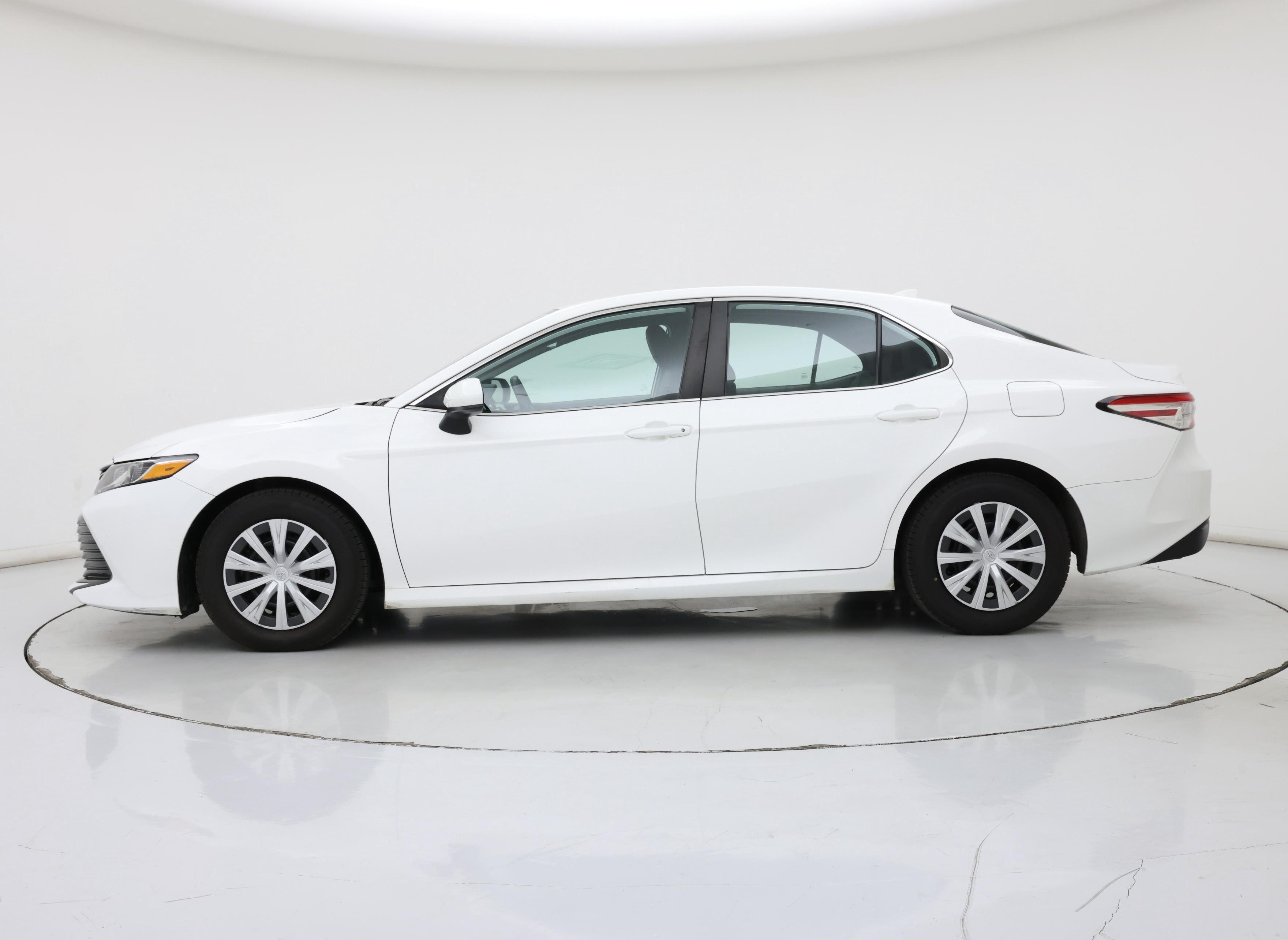 Thumbnail: 2019 Toyota Camry - 3