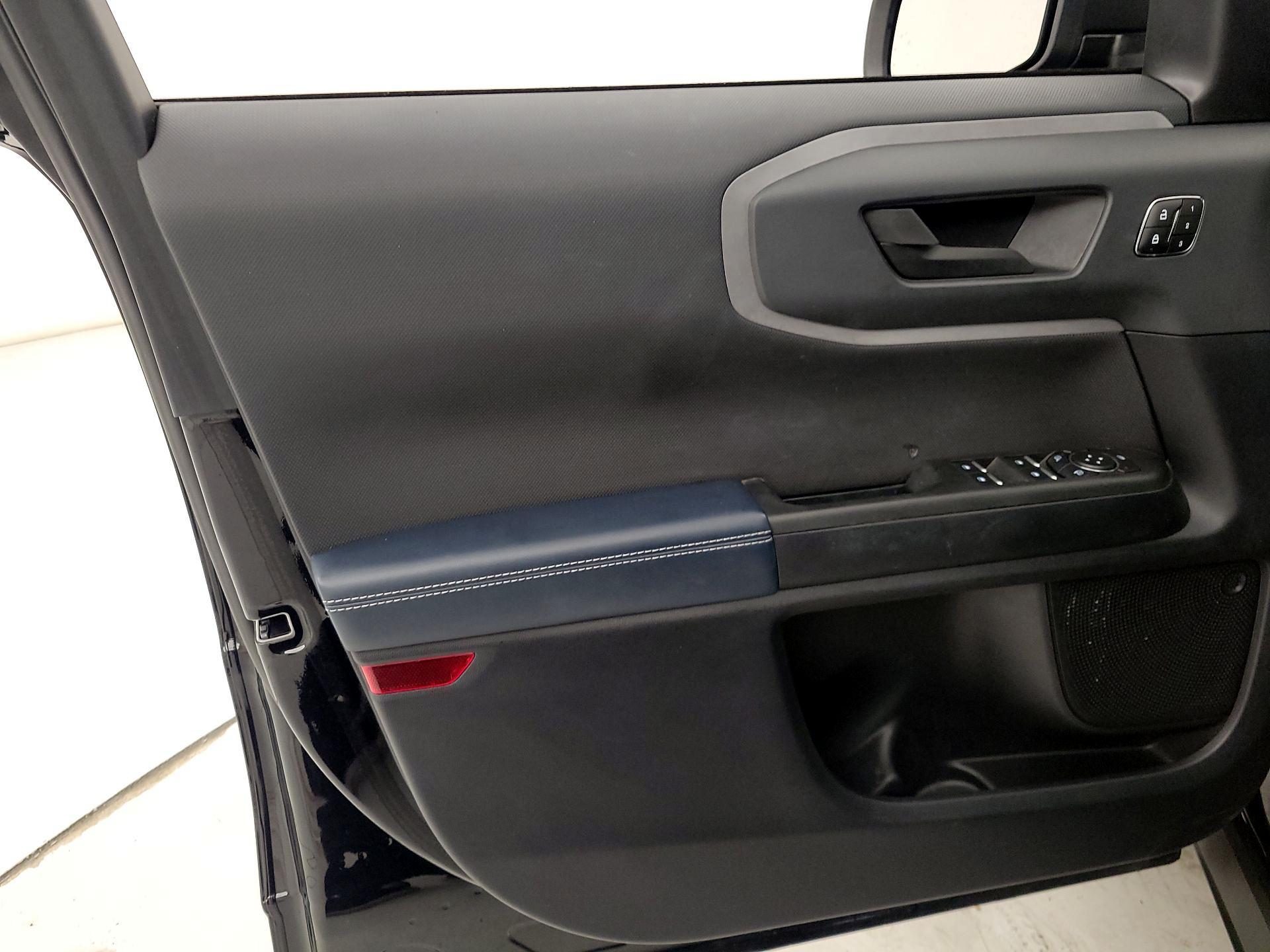 Thumbnail: 2023 Ford Bronco Sport - 12