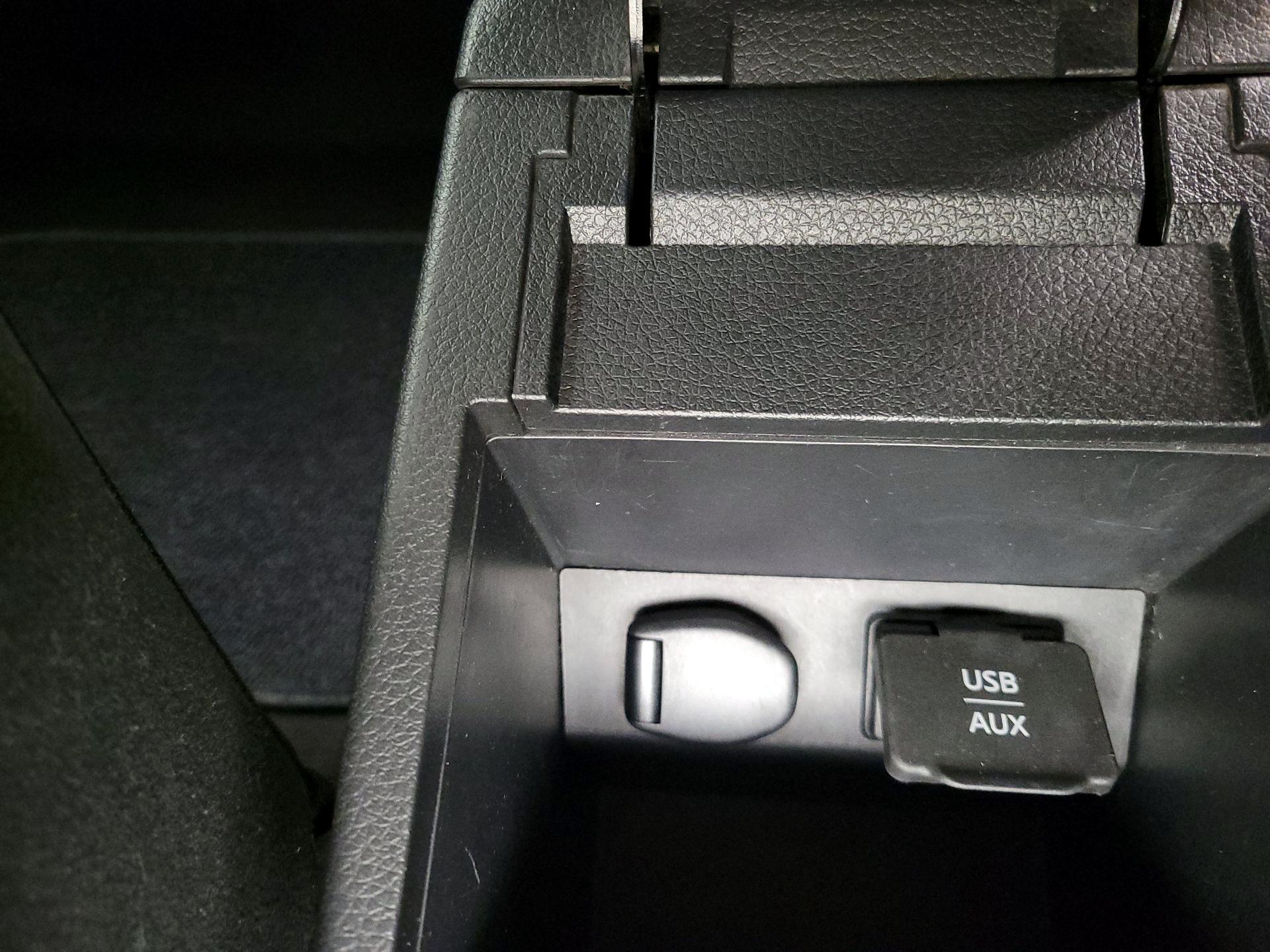 Thumbnail: 2014 Nissan Sentra - 19