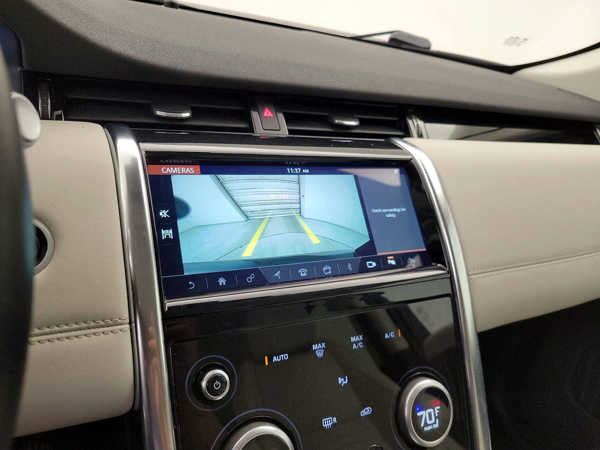 Thumbnail: 2020 Land Rover Discovery Sport - 15