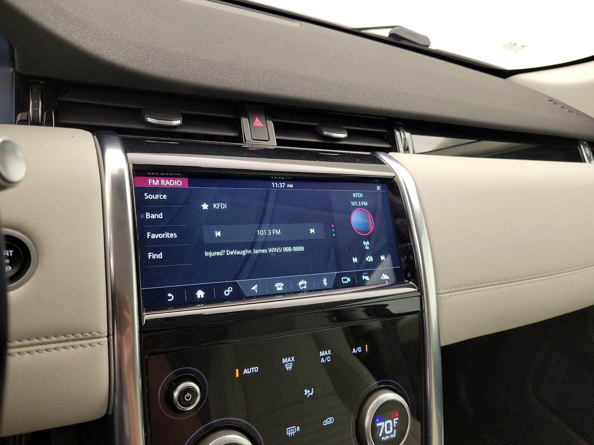 Thumbnail: 2020 Land Rover Discovery Sport - 16