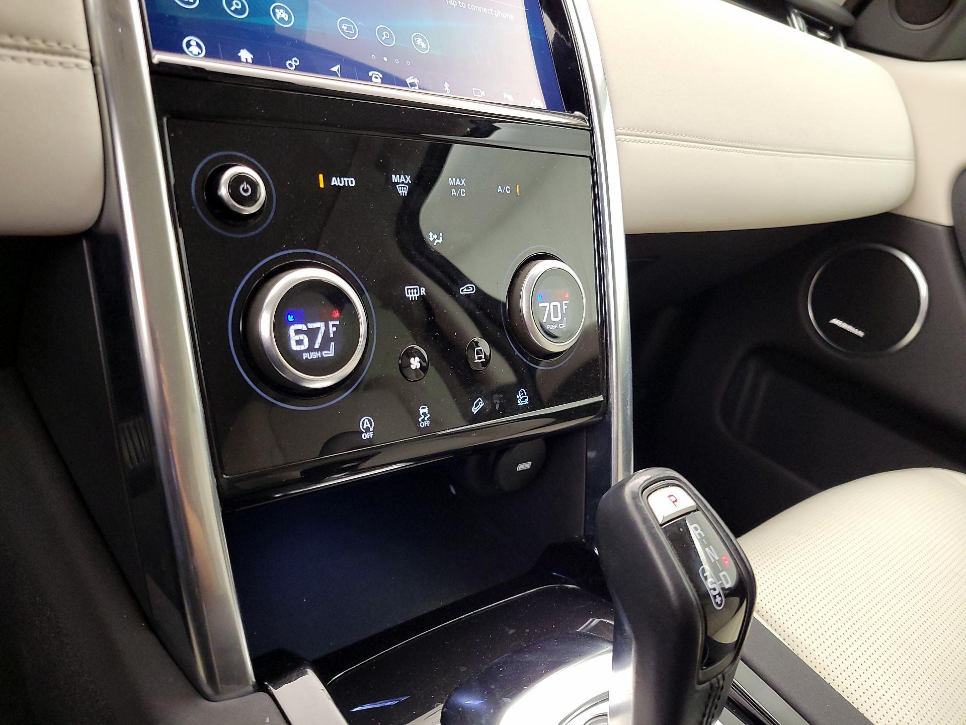 Thumbnail: 2020 Land Rover Discovery Sport - 17