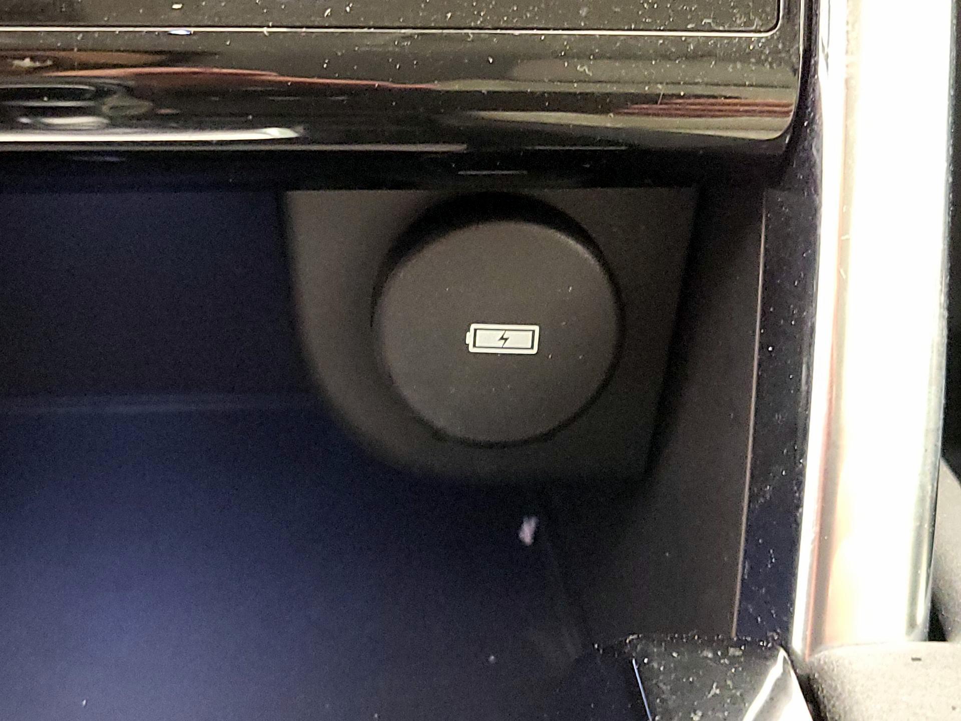 Thumbnail: 2020 Land Rover Discovery Sport - 19