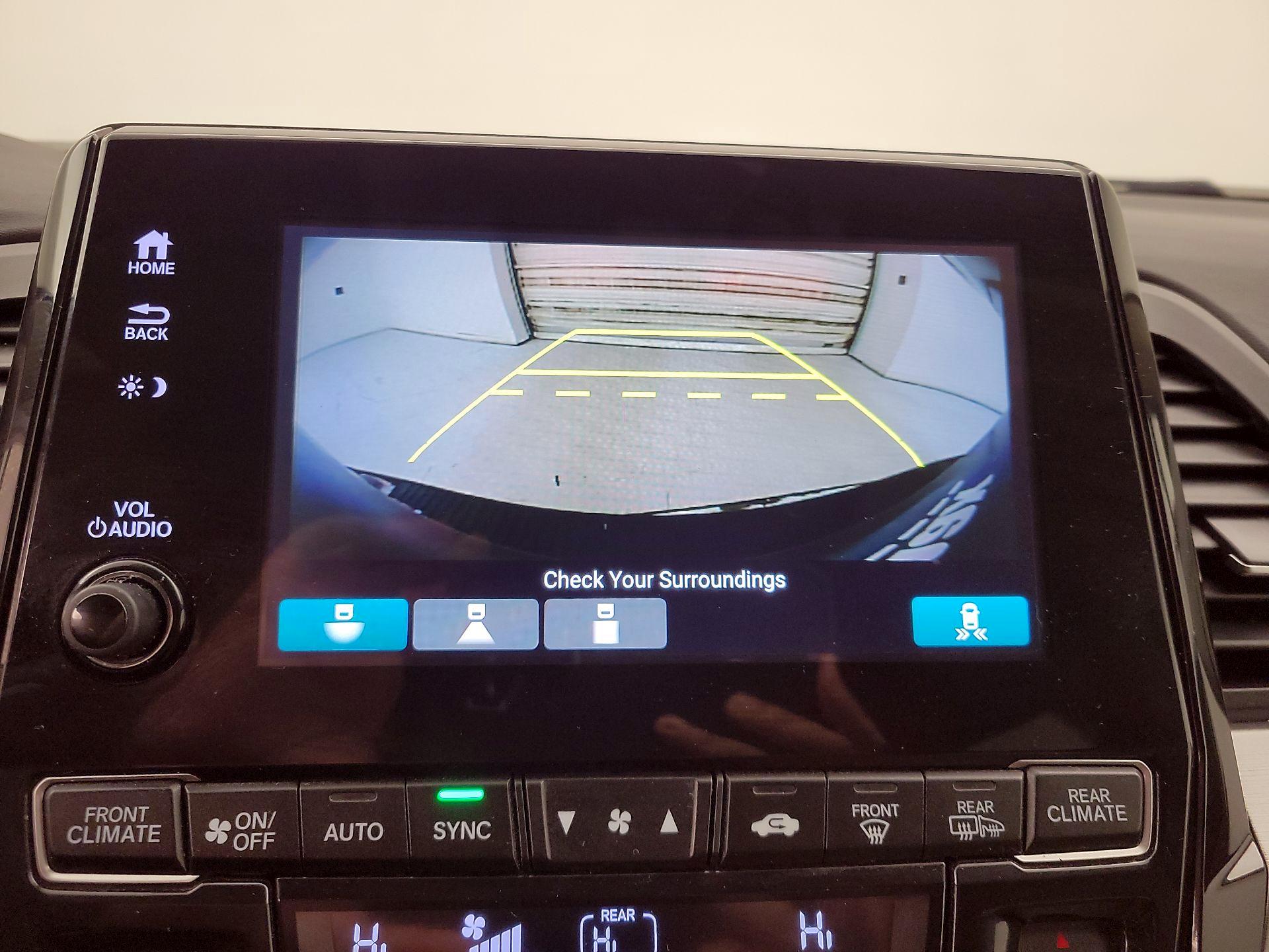 Thumbnail: 2018 Honda Odyssey - 14