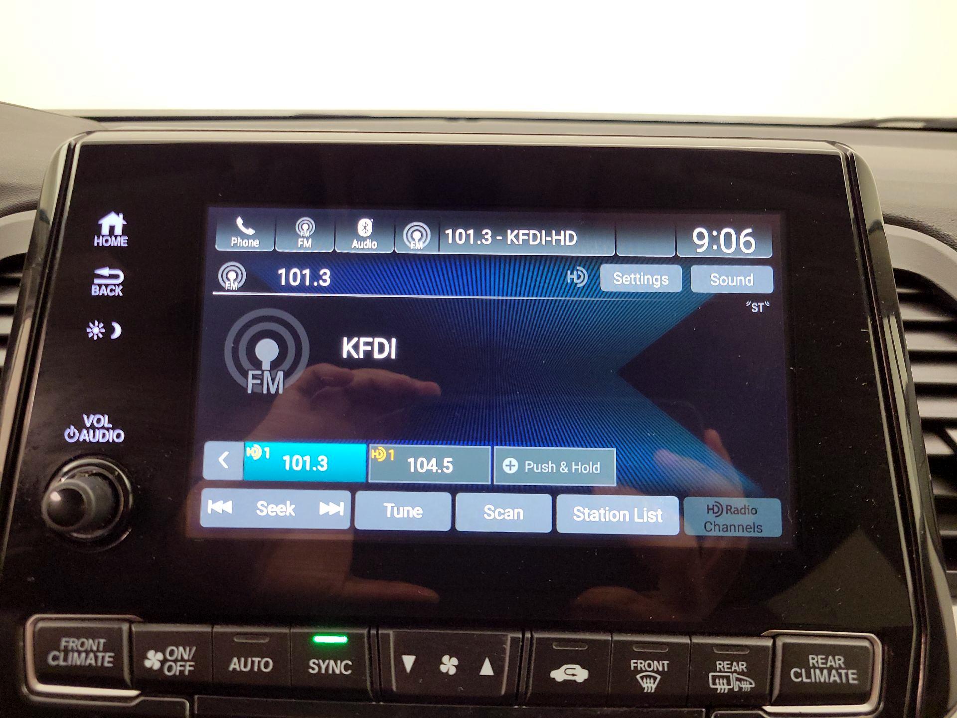 Thumbnail: 2018 Honda Odyssey - 15