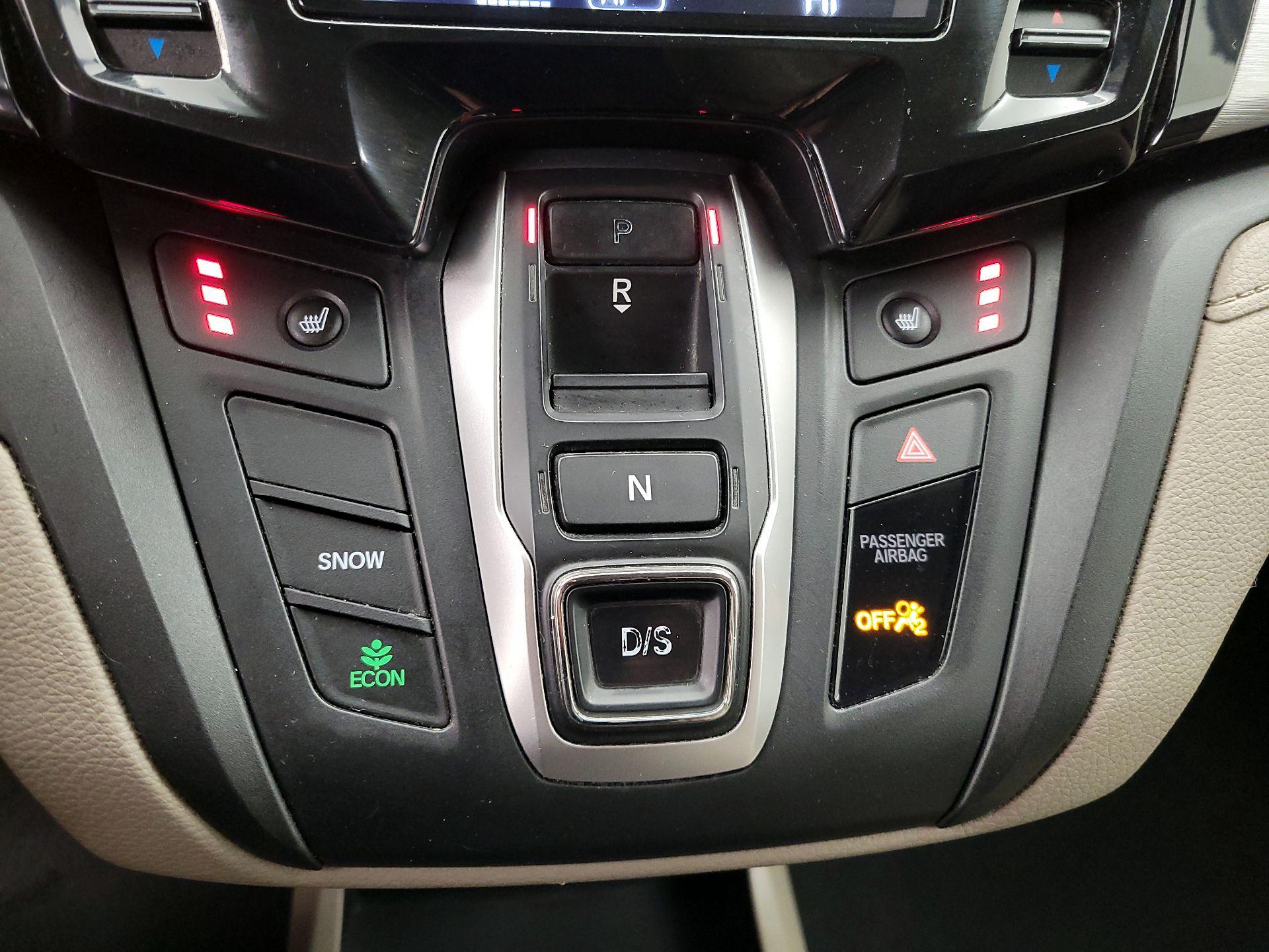 Thumbnail: 2018 Honda Odyssey - 17