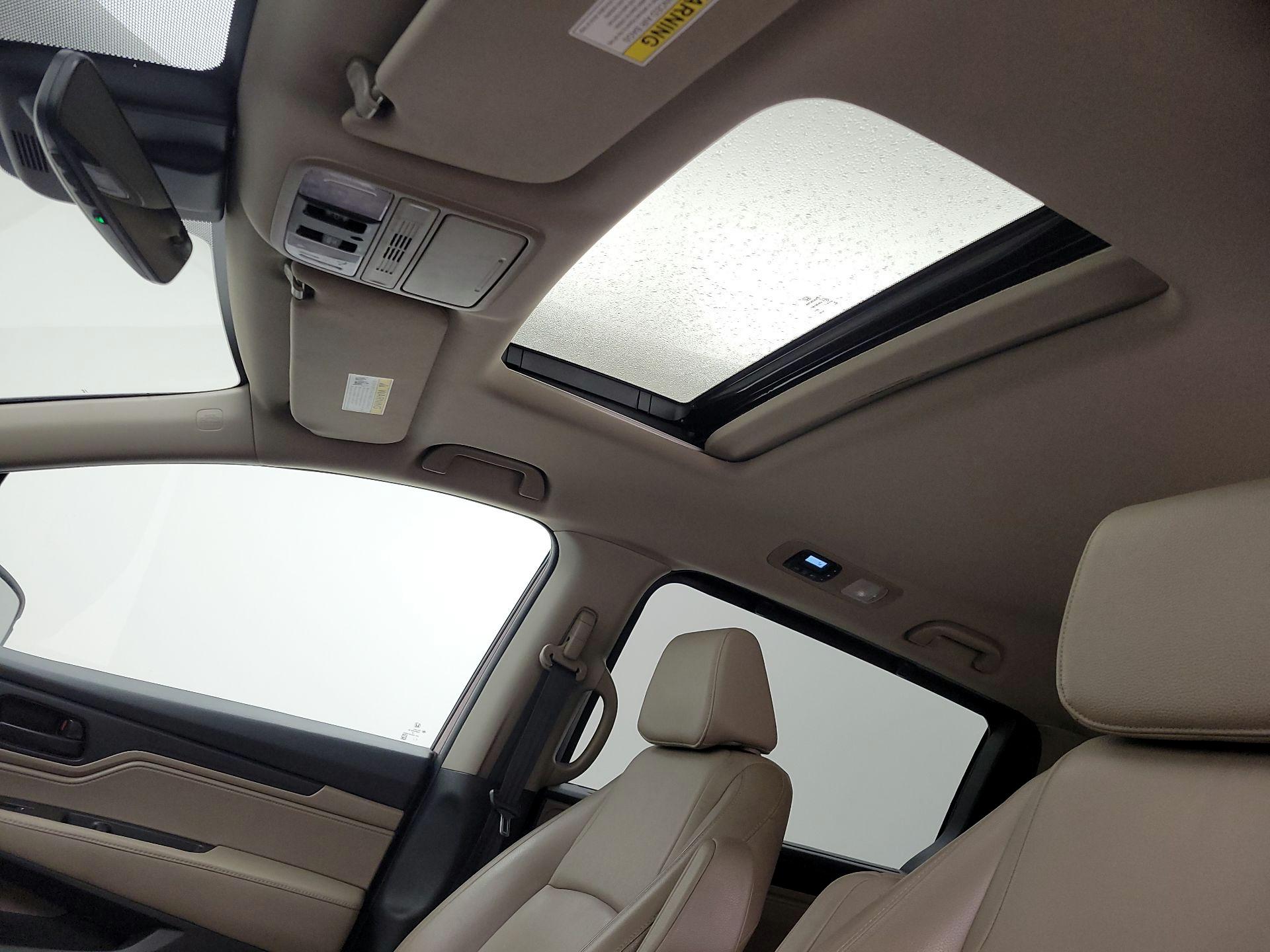 Thumbnail: 2018 Honda Odyssey - 19