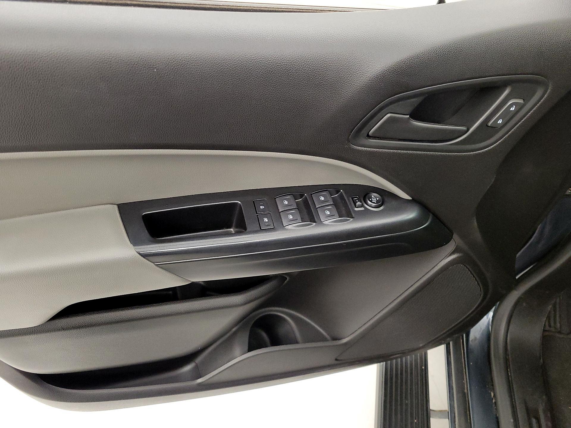 Thumbnail: 2019 Chevrolet Colorado - 12