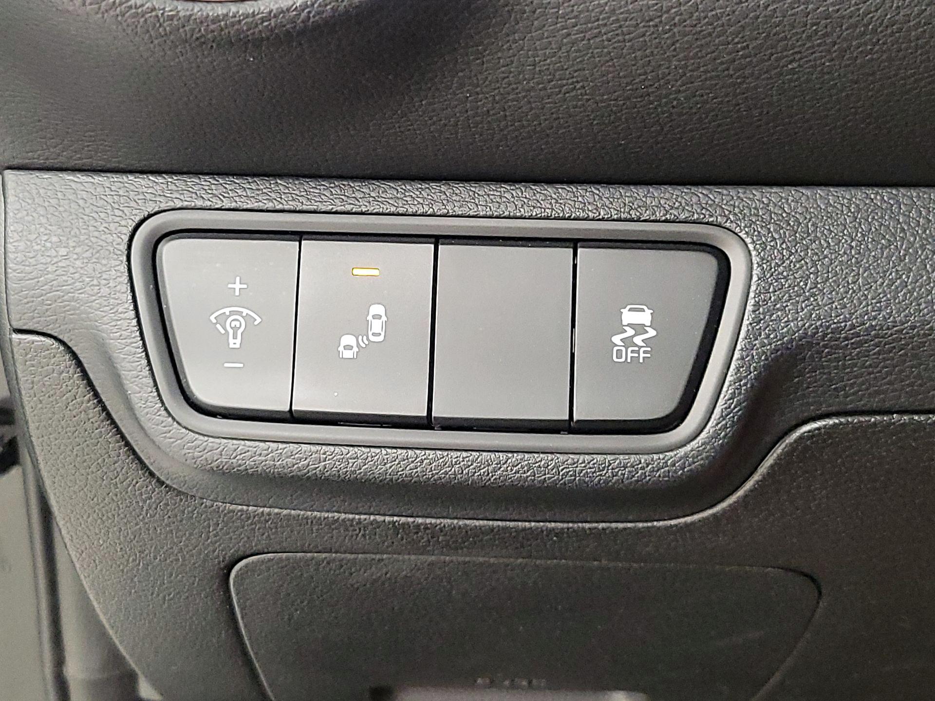 Thumbnail: 2023 Kia Forte - 13