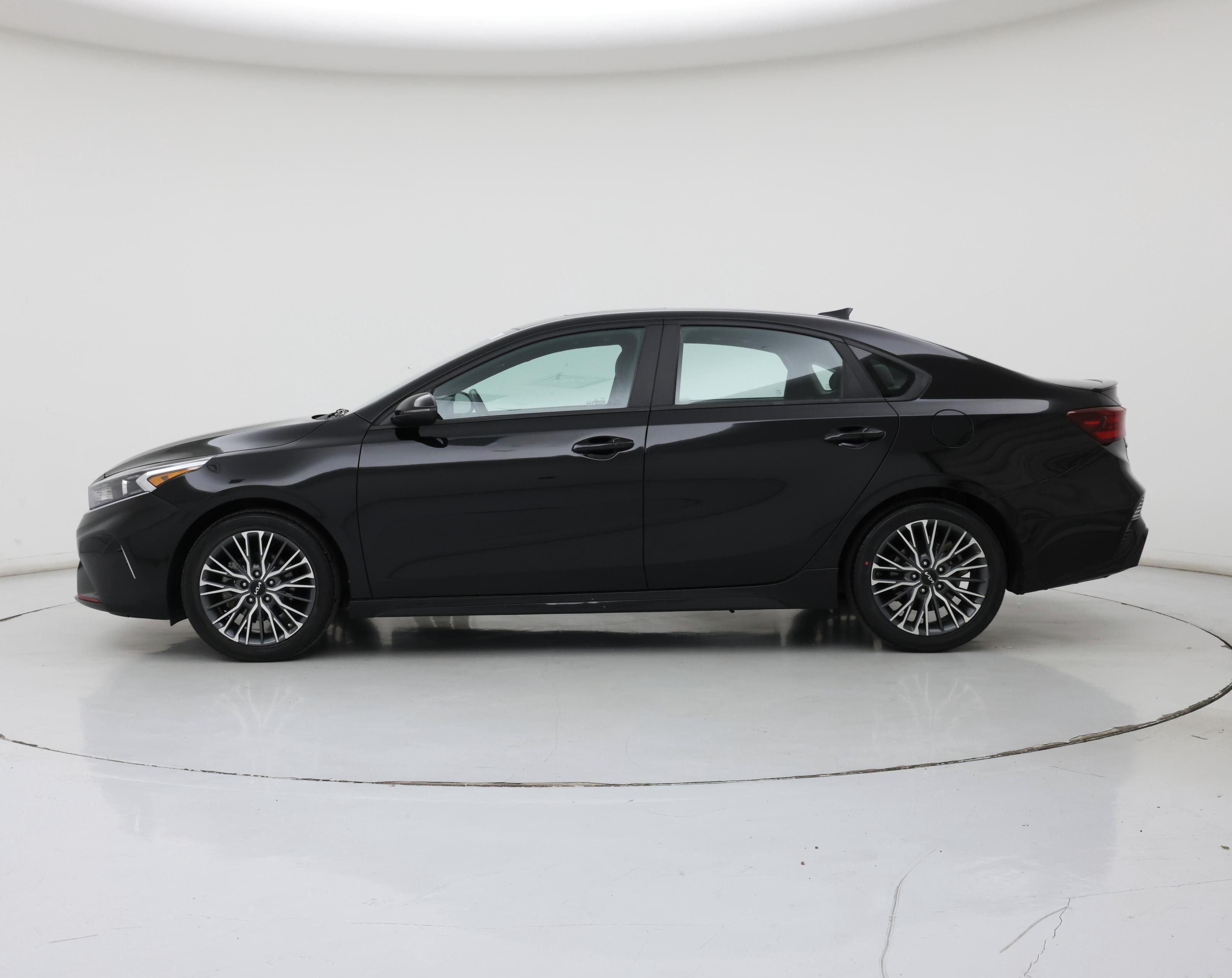 Thumbnail: 2023 Kia Forte - 3