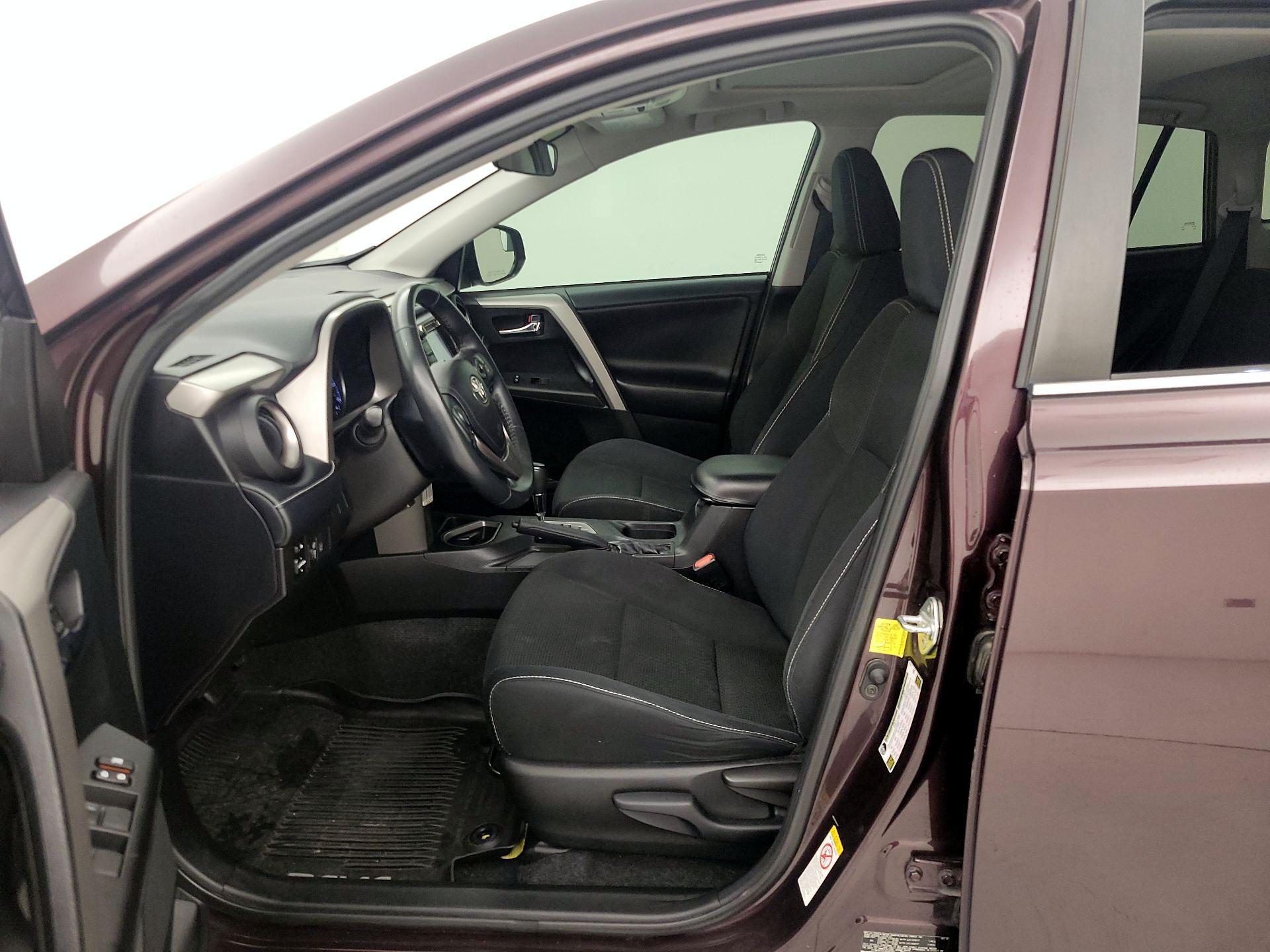 Thumbnail: 2018 Toyota RAV4 - 11