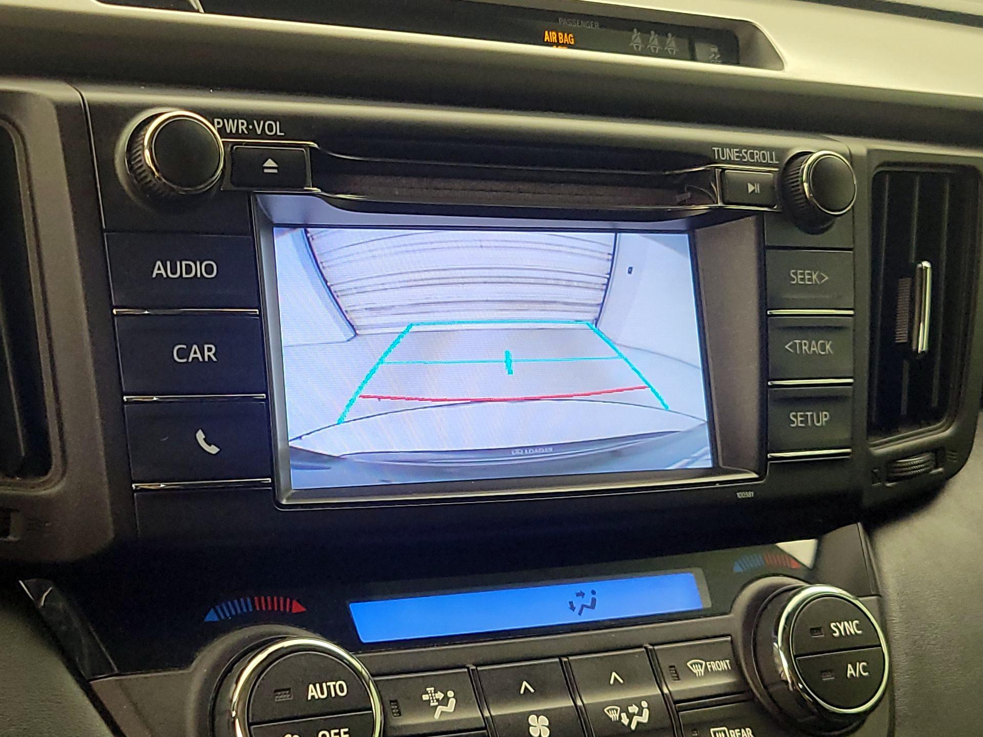 Thumbnail: 2018 Toyota RAV4 - 14