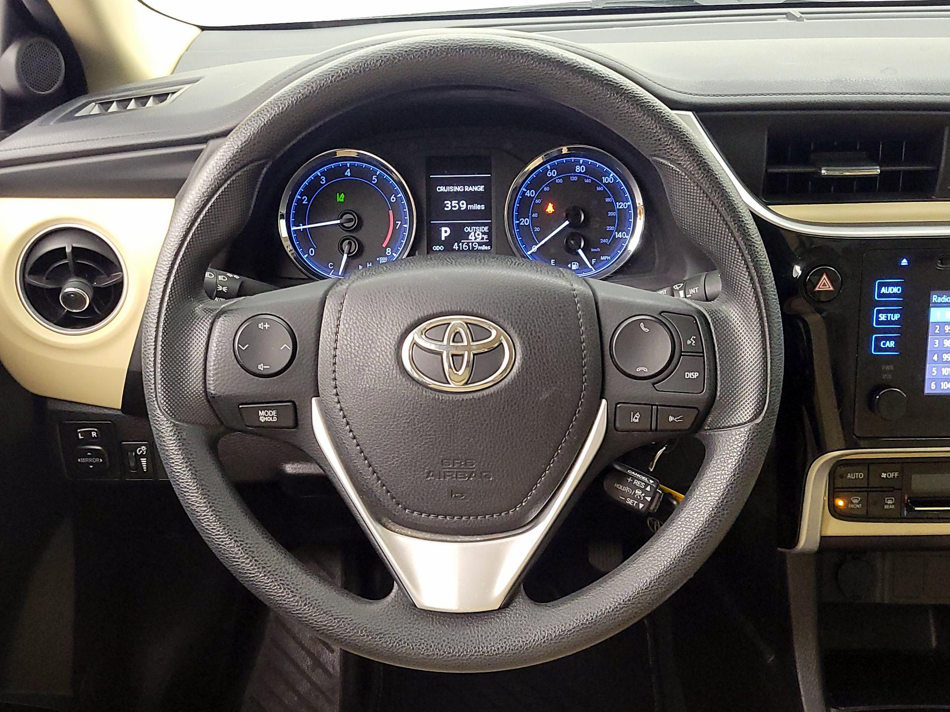 Thumbnail: 2017 Toyota Corolla - 10