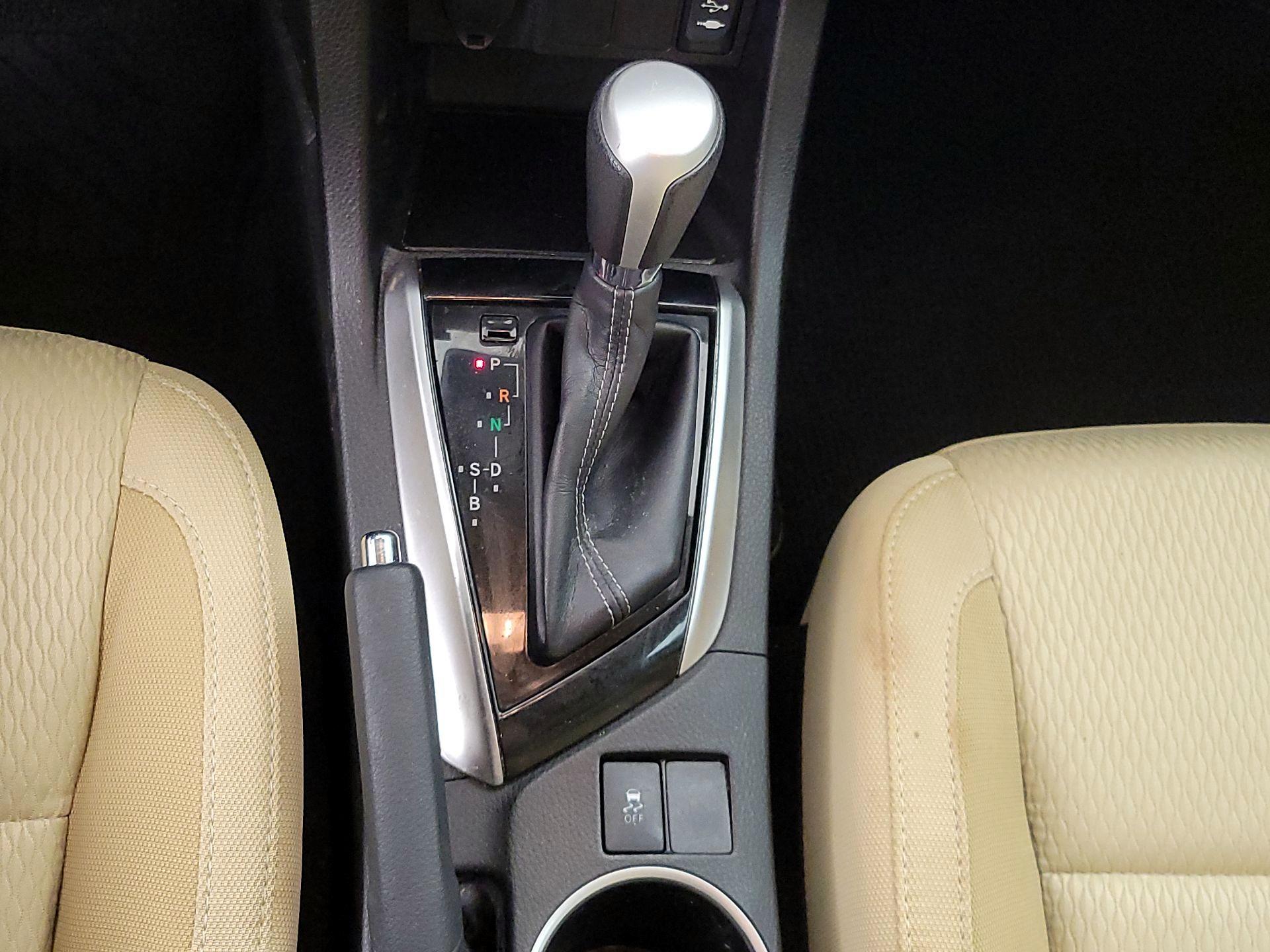 Thumbnail: 2017 Toyota Corolla - 17