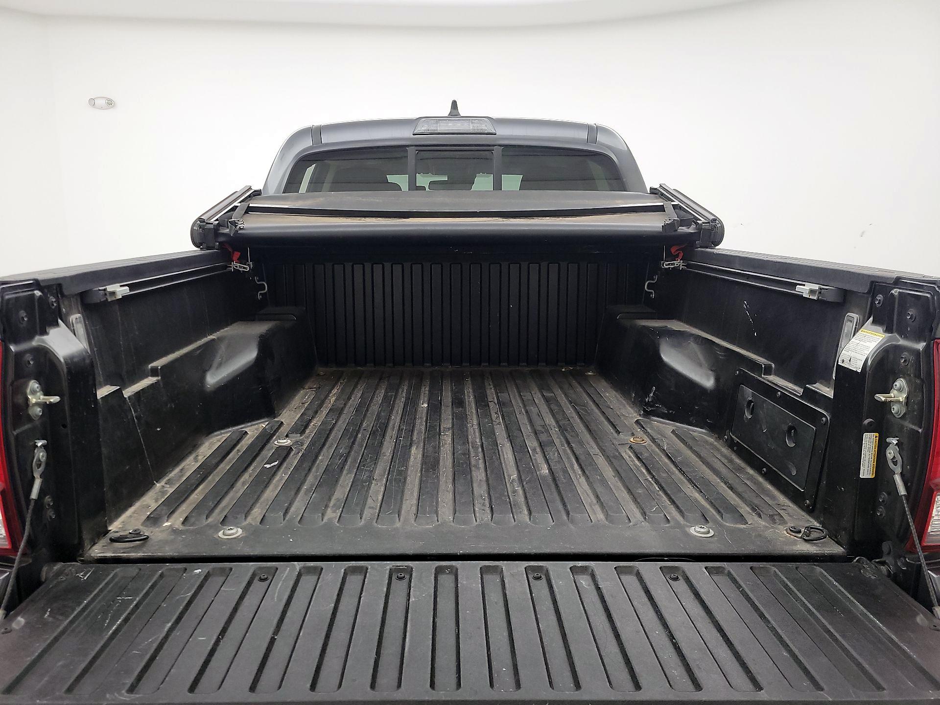 Thumbnail: 2020 Toyota Tacoma - 20