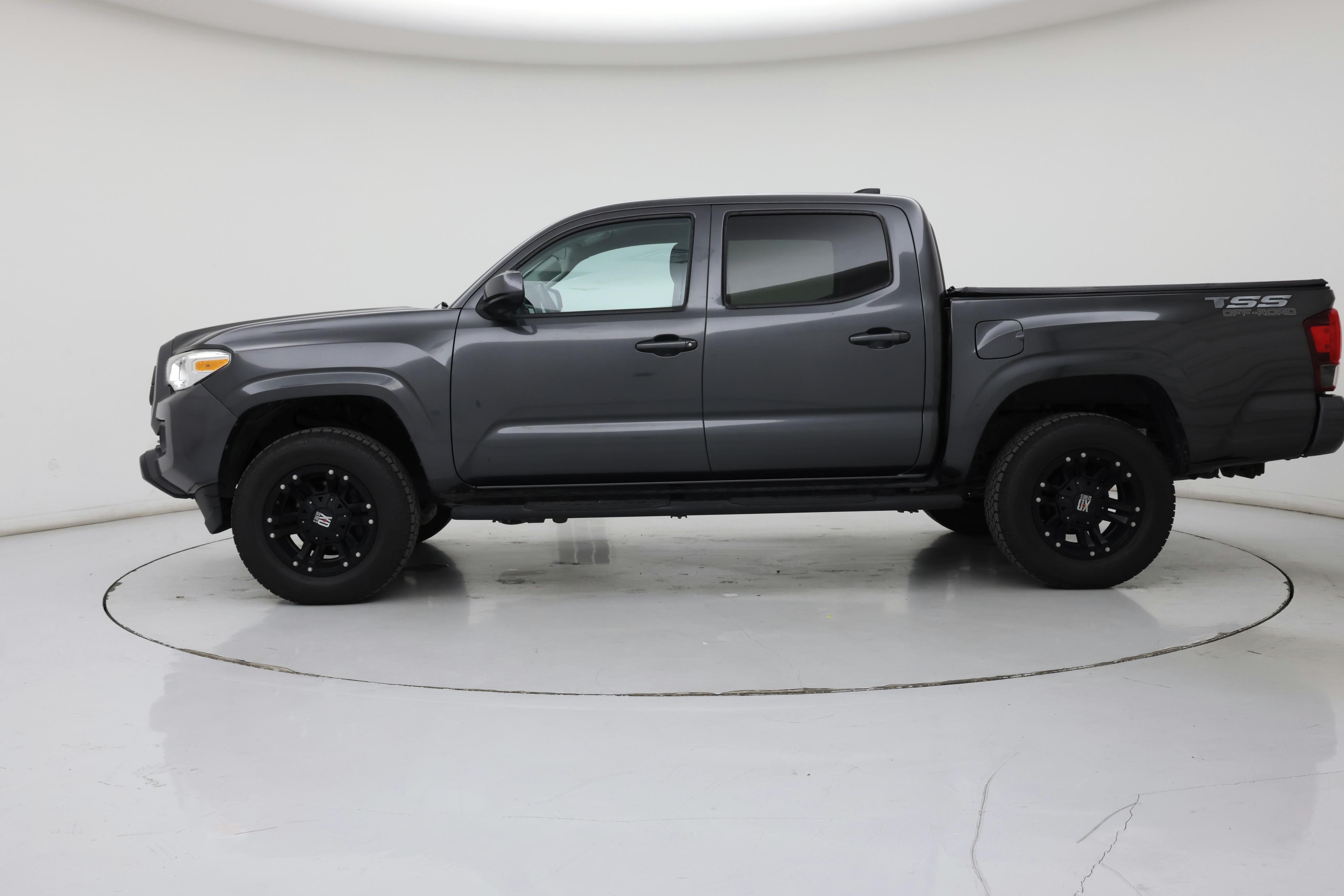 Thumbnail: 2020 Toyota Tacoma - 3